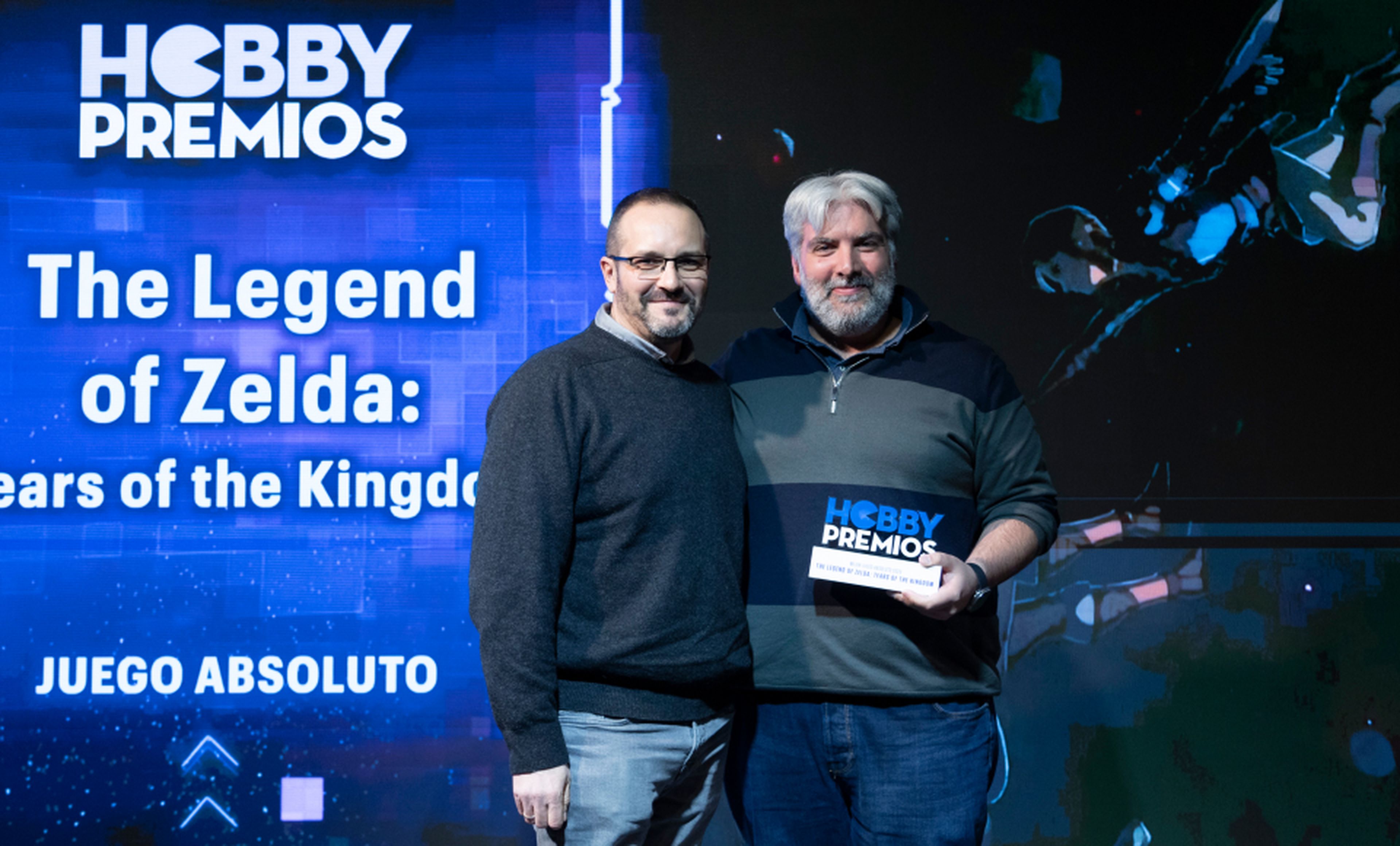 De izquierda a derecha: Alberto Lloret, coordinador de HobbyConsolas y David Castaño de Nintendo Ibérica.