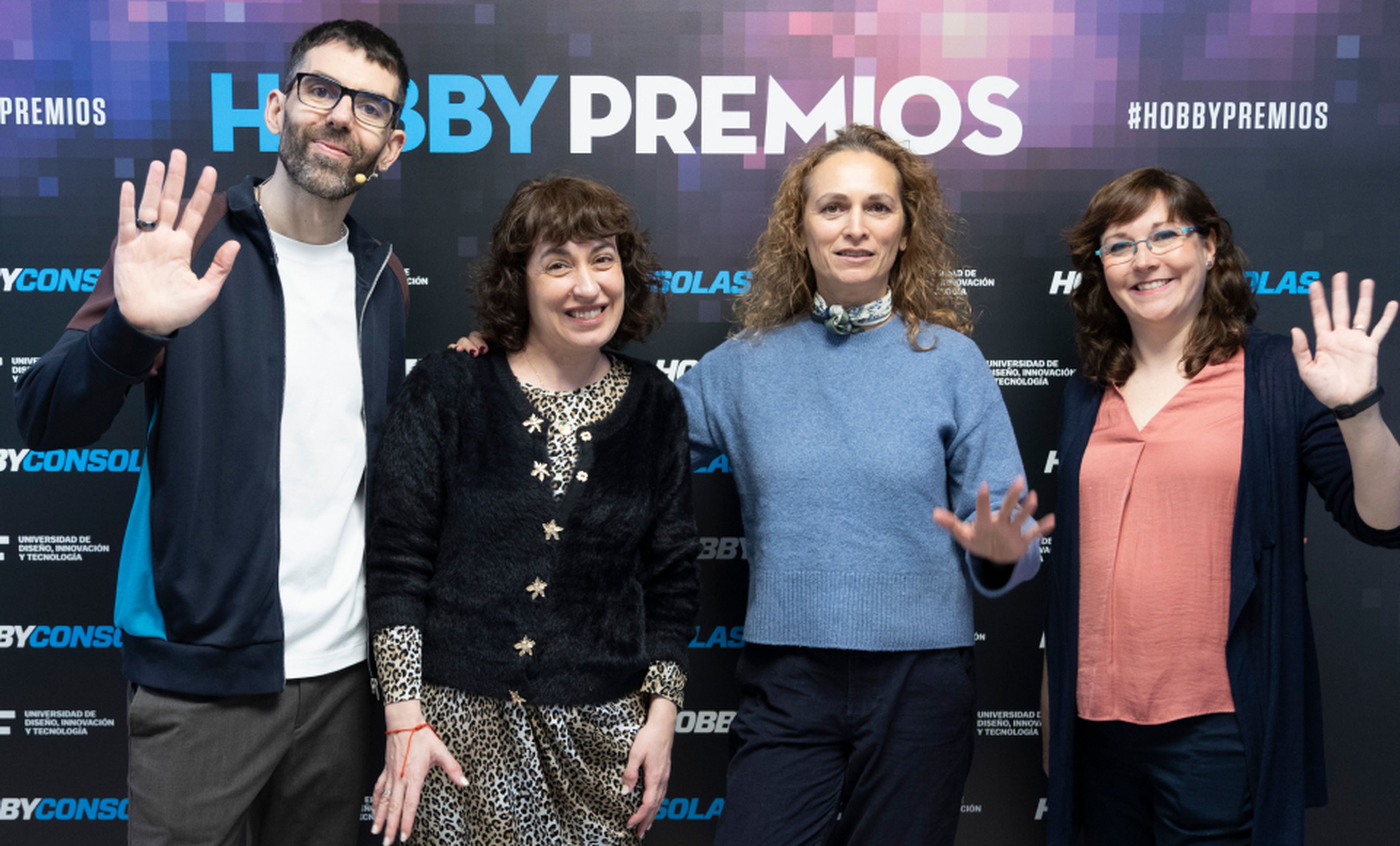 De izquierda a derecha: Ekaitz Ortega, coordinador de HobbyCine, Rut Rey, senior PR de Netflix, Eva Díaz, PR Manager de Netflix y Raquel Hernández, redactora de HobbyCine.