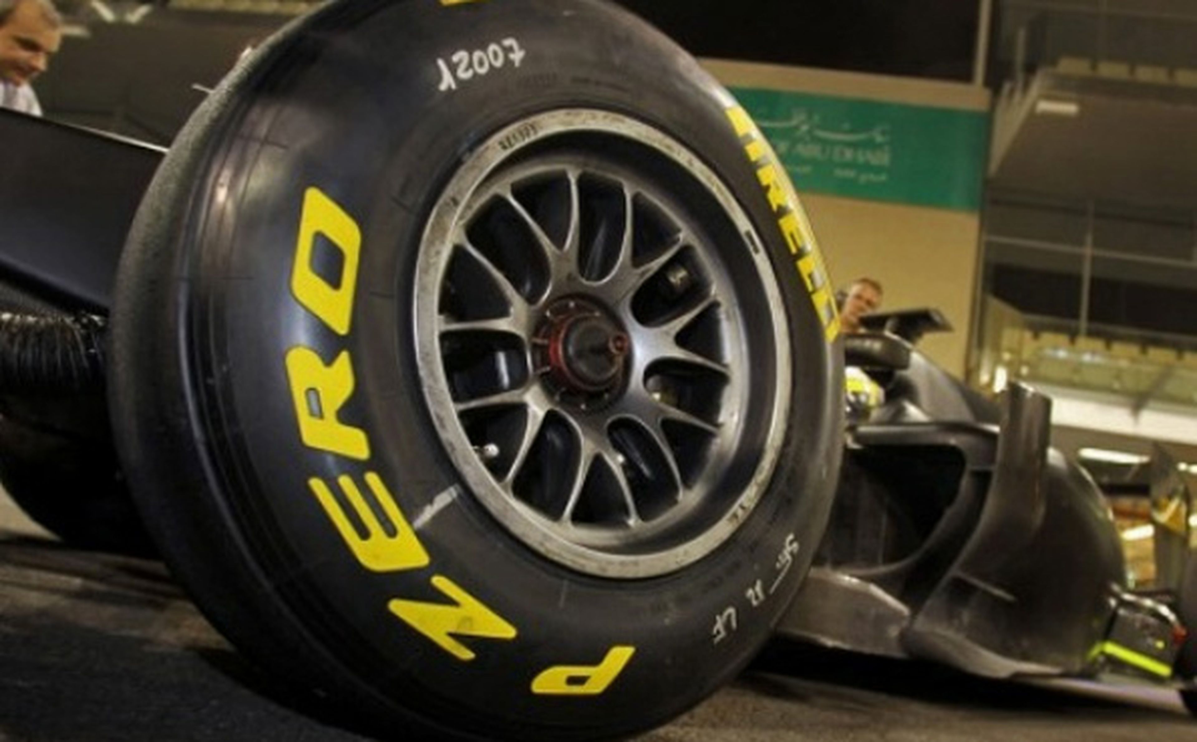 F1 2011, Pirelli y Forza Motorsport 4