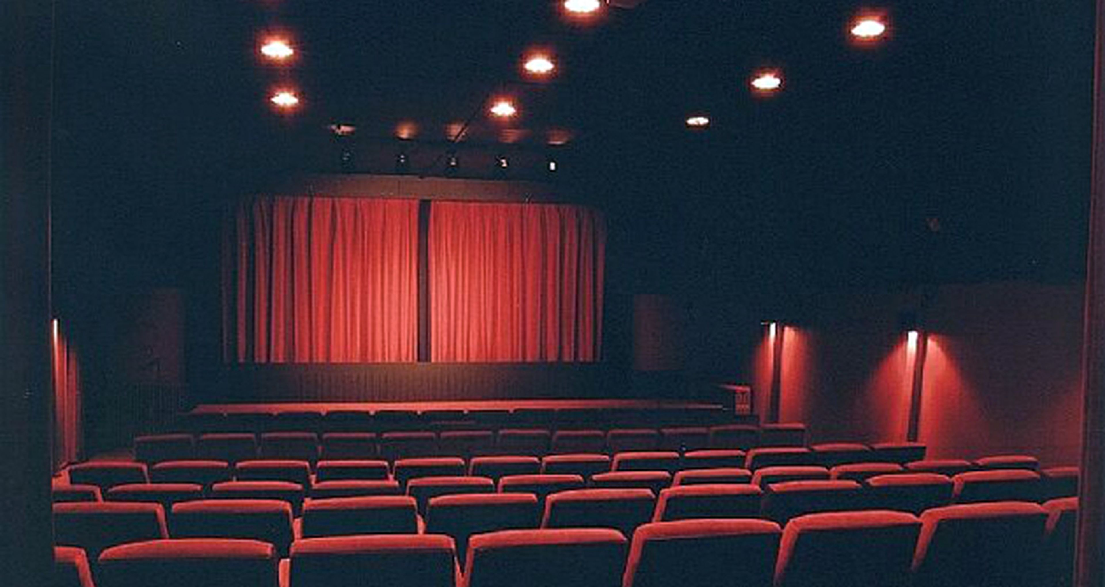 ¿Debe dejar de estrenarse primero en cines?