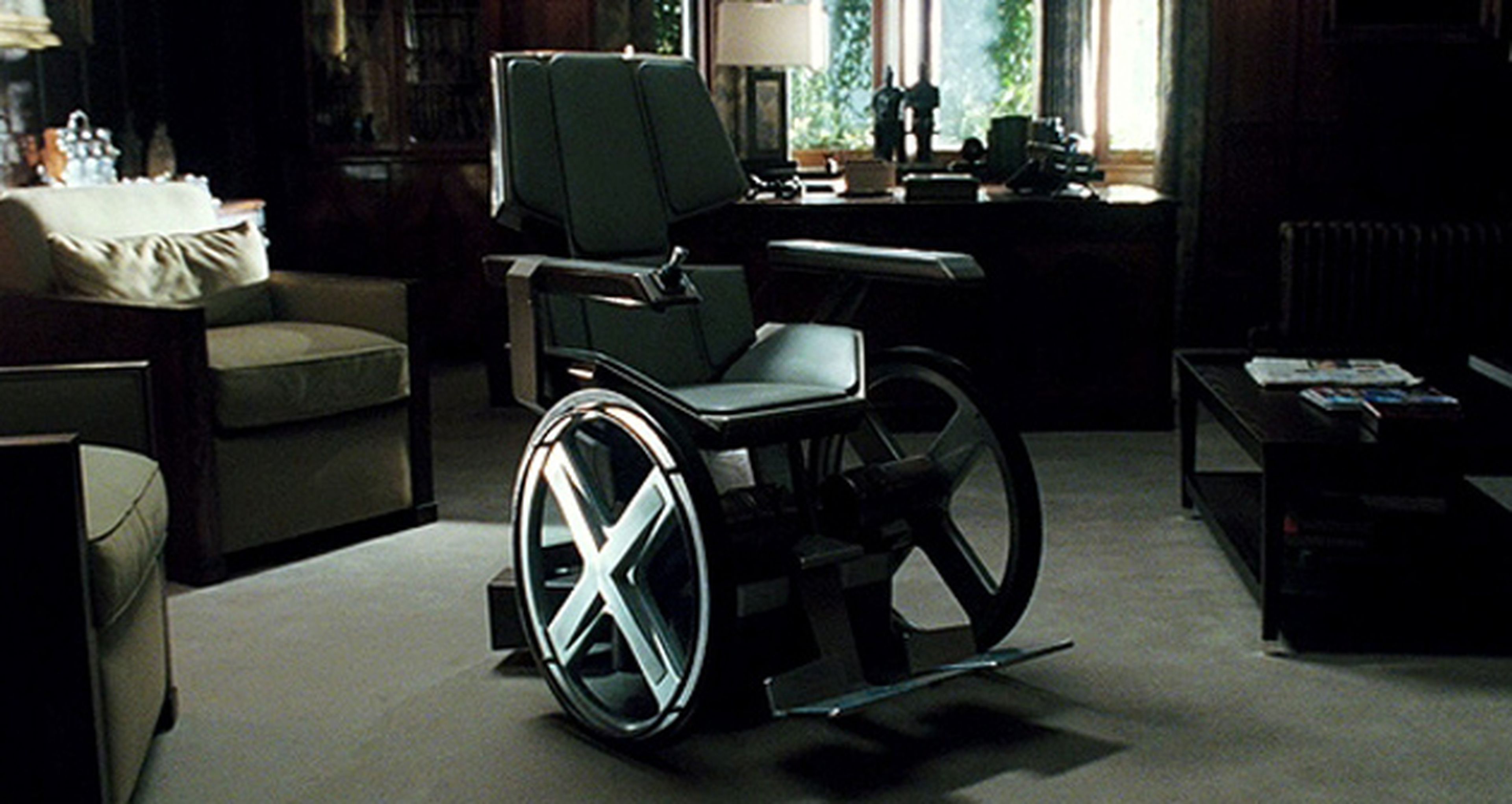 Bryan Singer muestra las sillas del Profesor Xavier