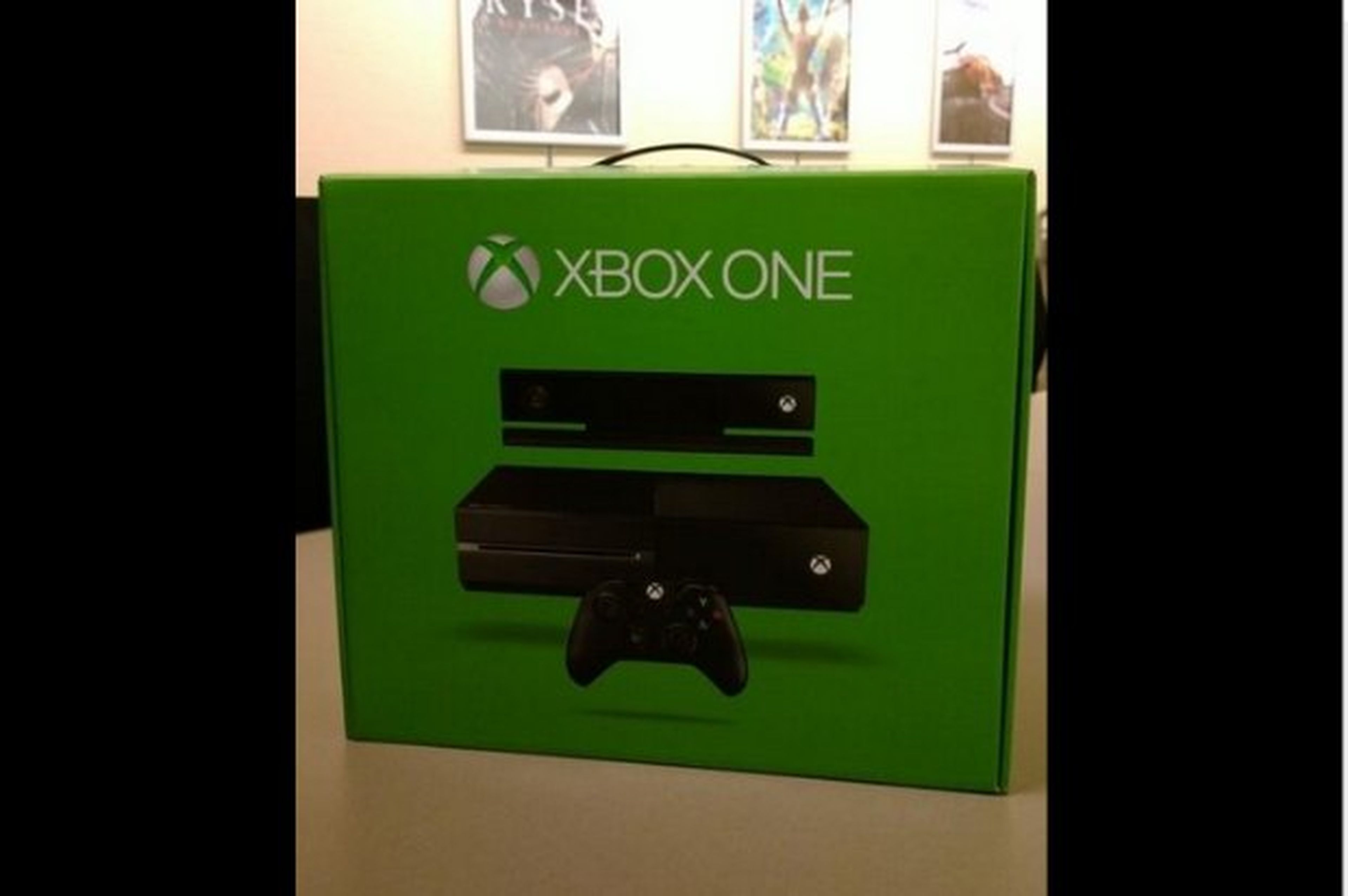 Imagen de la primera Xbox One que sale de fábrica