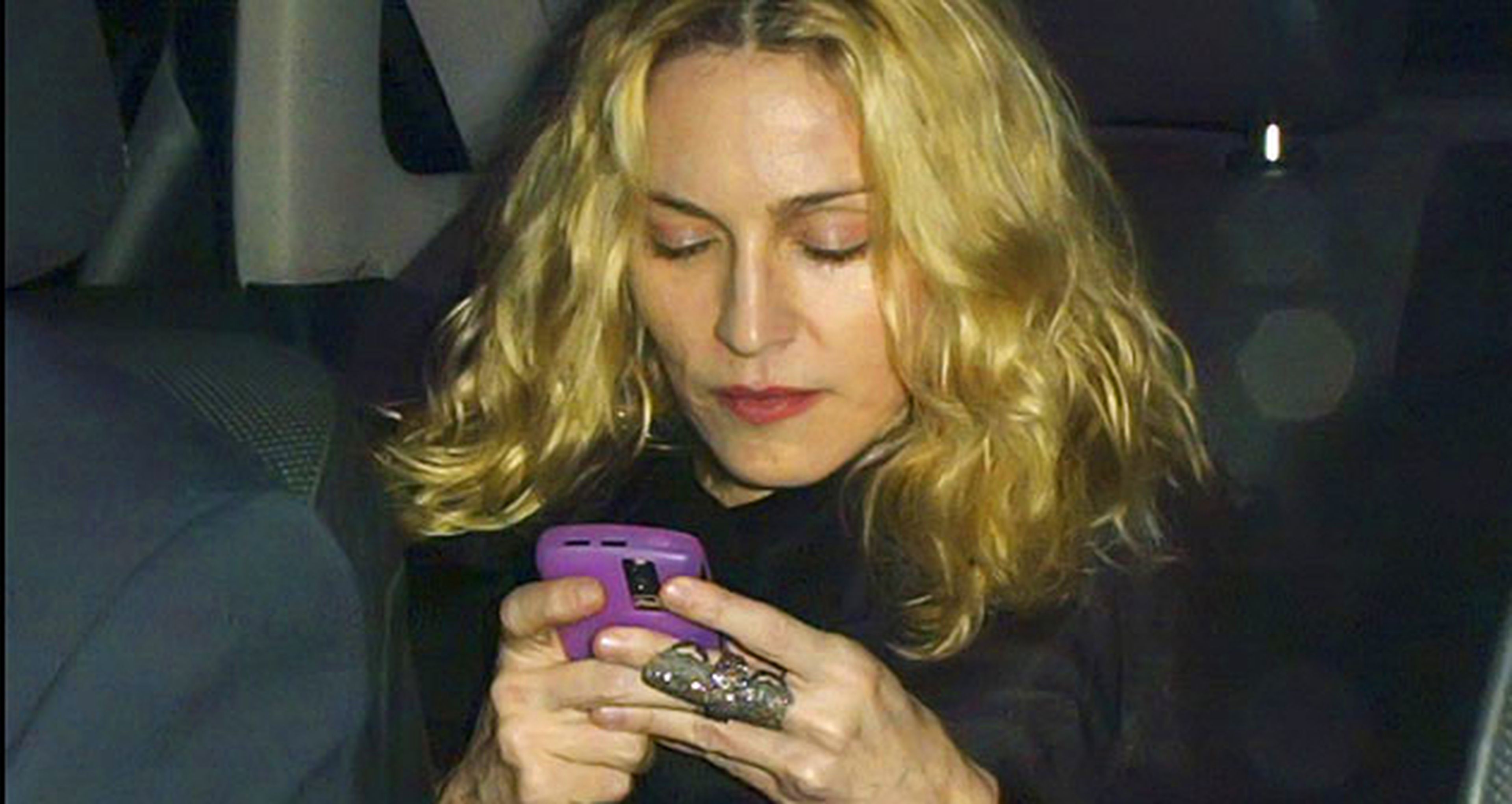Madonna vetada en cines por el uso abusivo del móvil