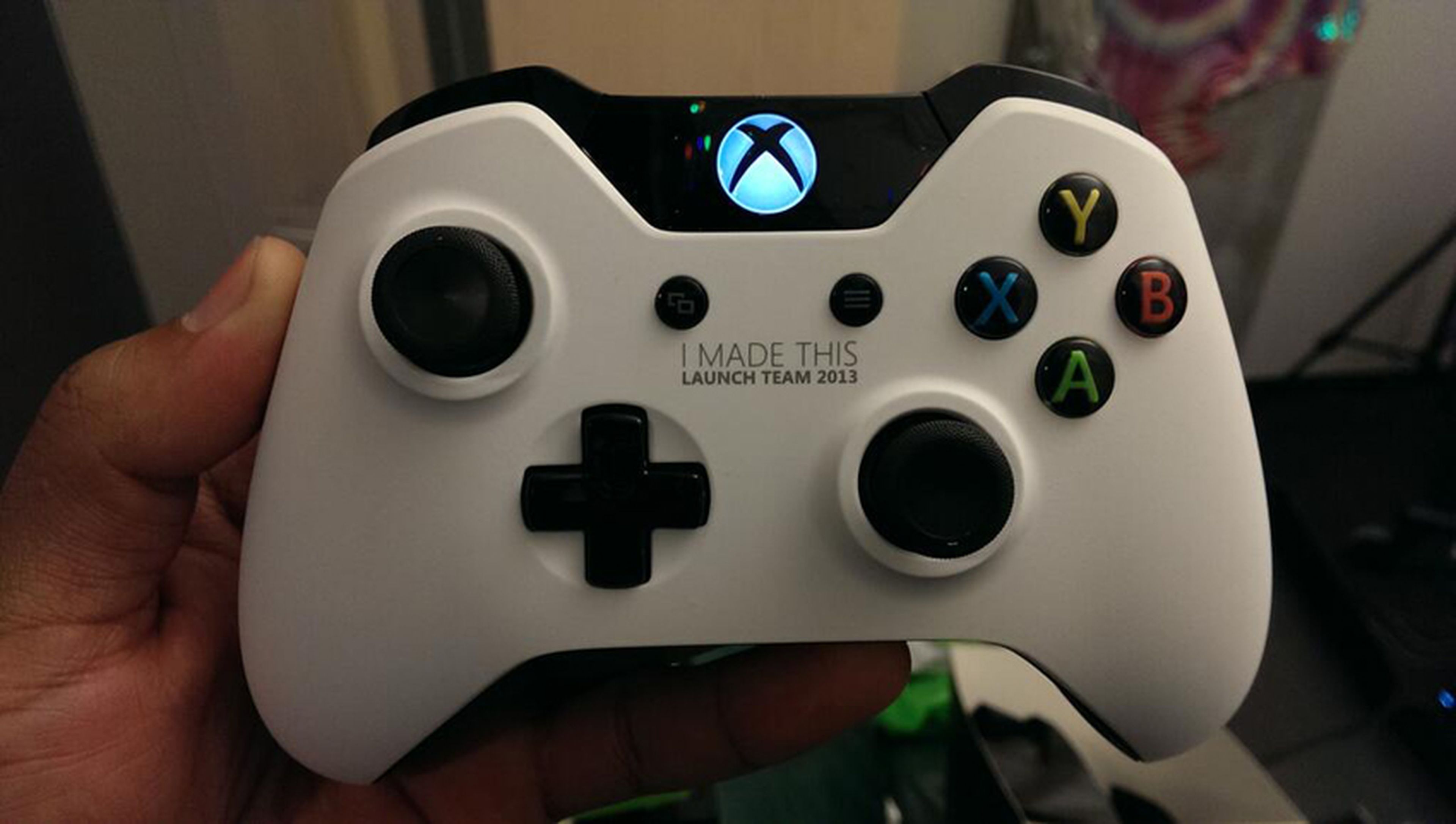 Así es la Xbox One de color blanco de desarrolladores