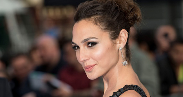 Critican a Gal Gadot por ser Wonder Woman, ella responde