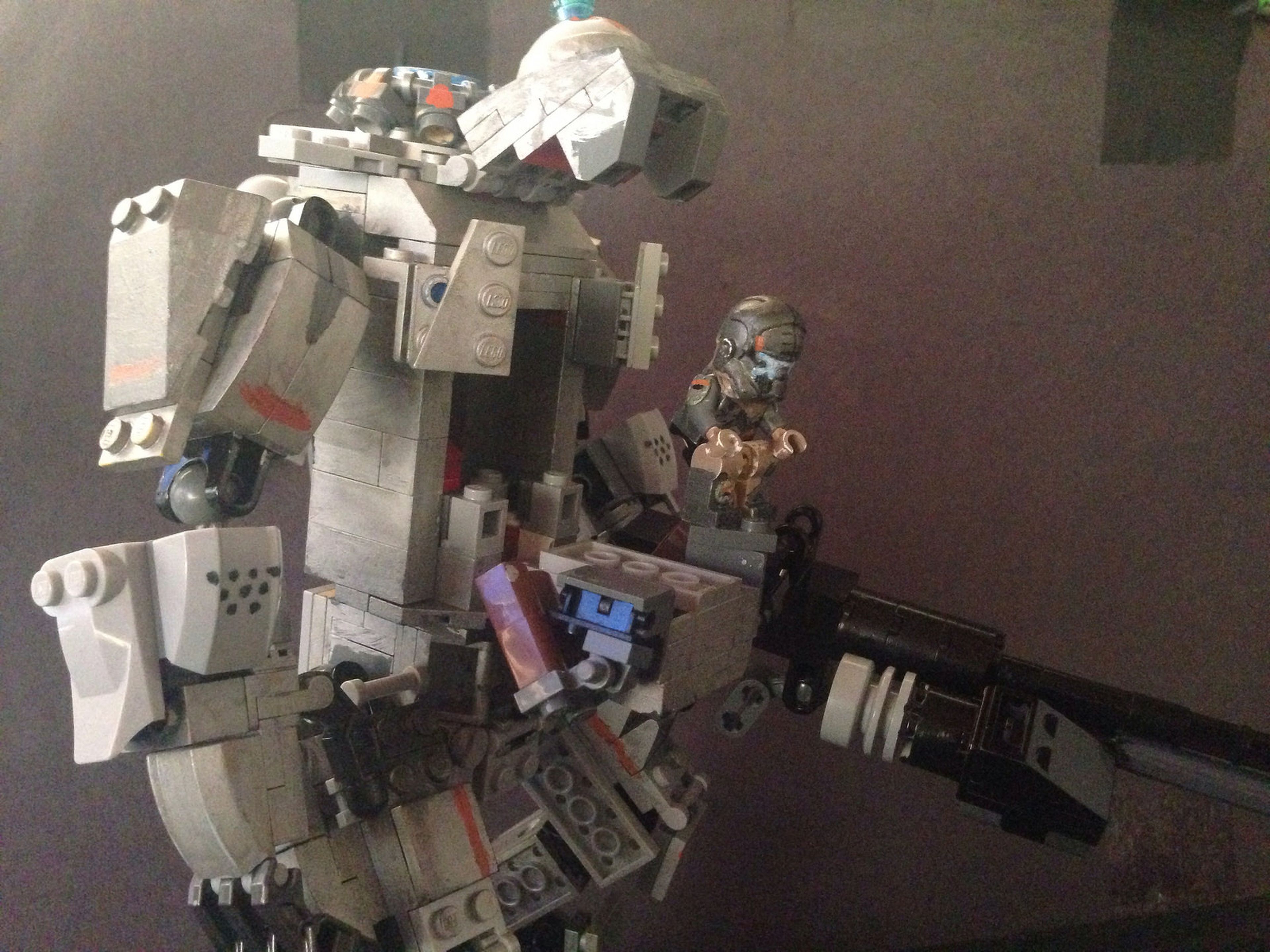 Fabrica el arma de Titanfall con piezas de LEGO