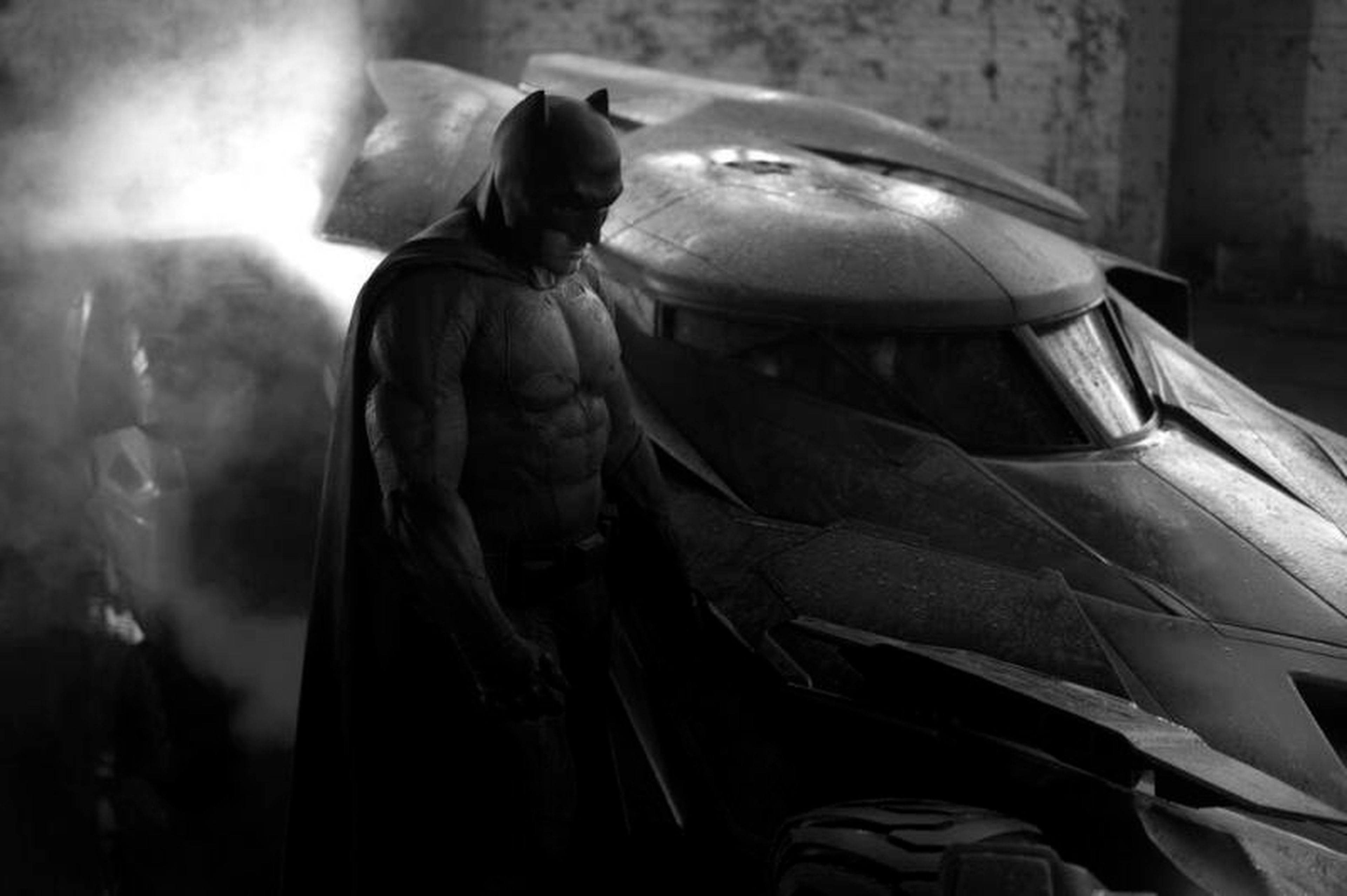 Primera imagen de Ben Affleck como Batman y su Batmóvil