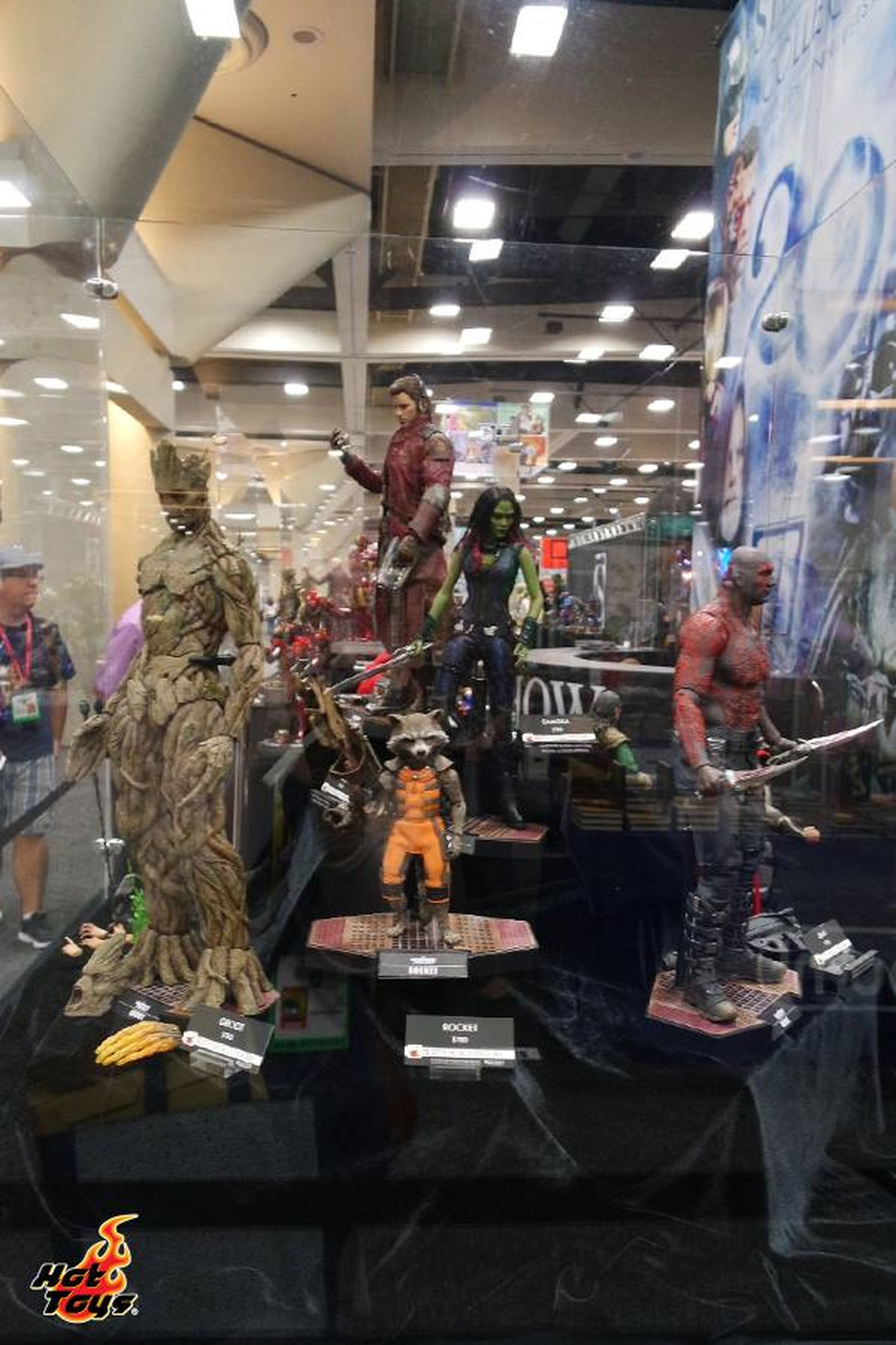 Marty McFly y Star-Lord se dejan ver como figuras de Hot Toys en la Comic Con