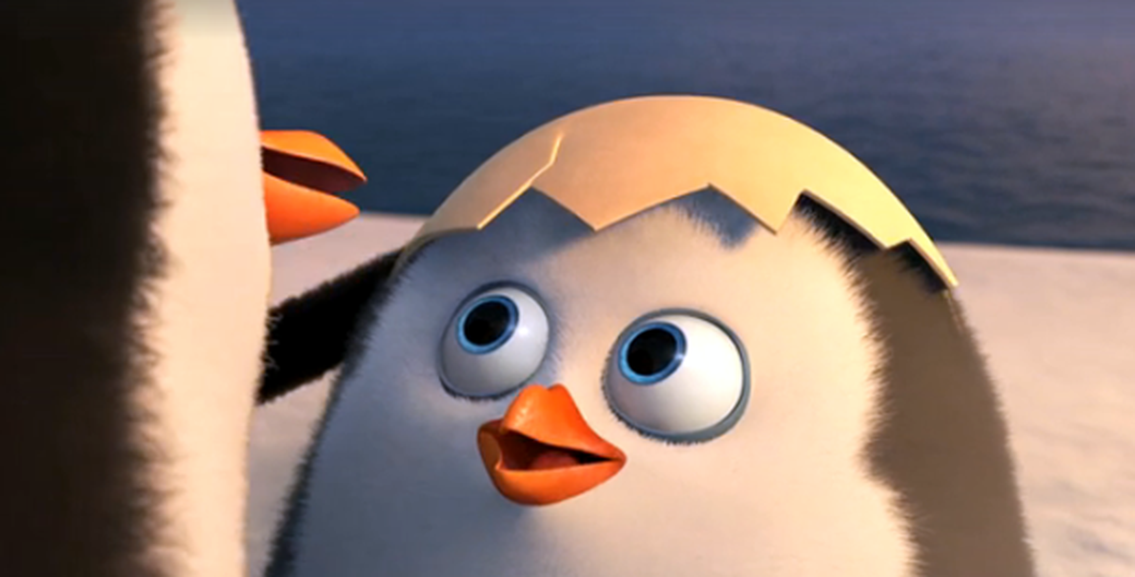 Primeros 5 minutos de Los pingüinos de Madagascar narrando su infancia