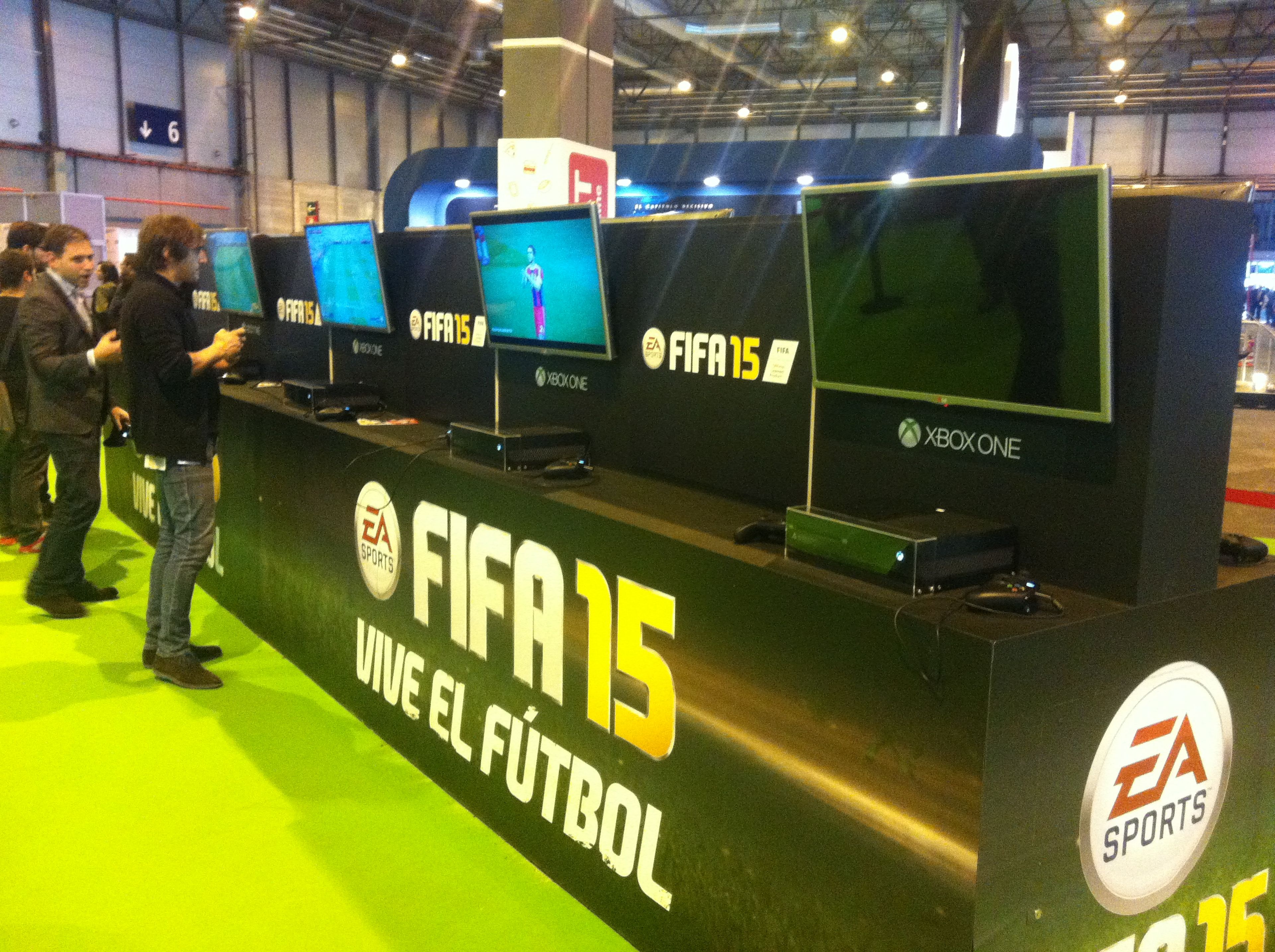 Madrid Games Week 2014: FIFA 15 en el stand de Microsoft