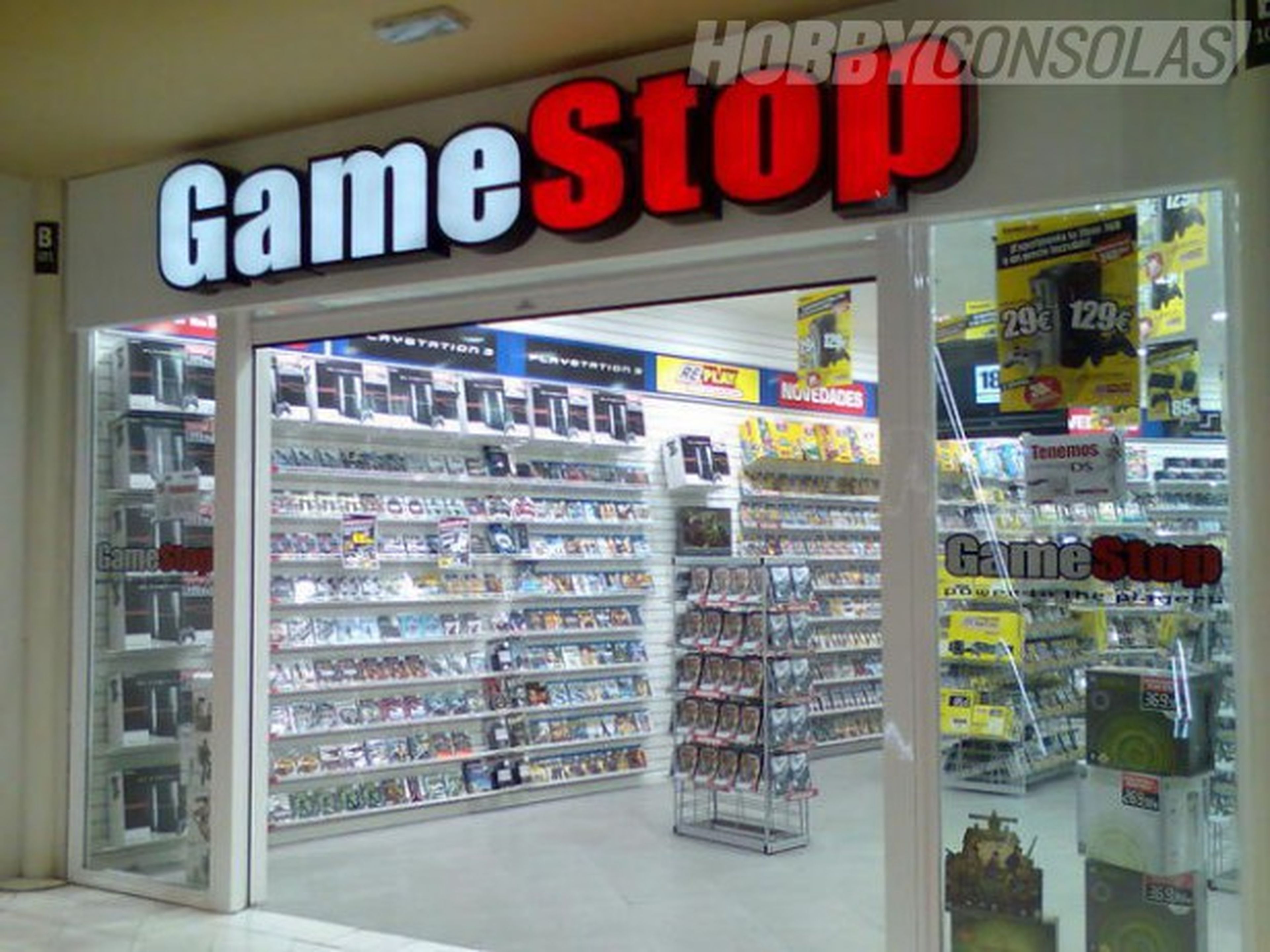 GAME compra 45 tiendas a GameStop España, que cerrará 58 locales