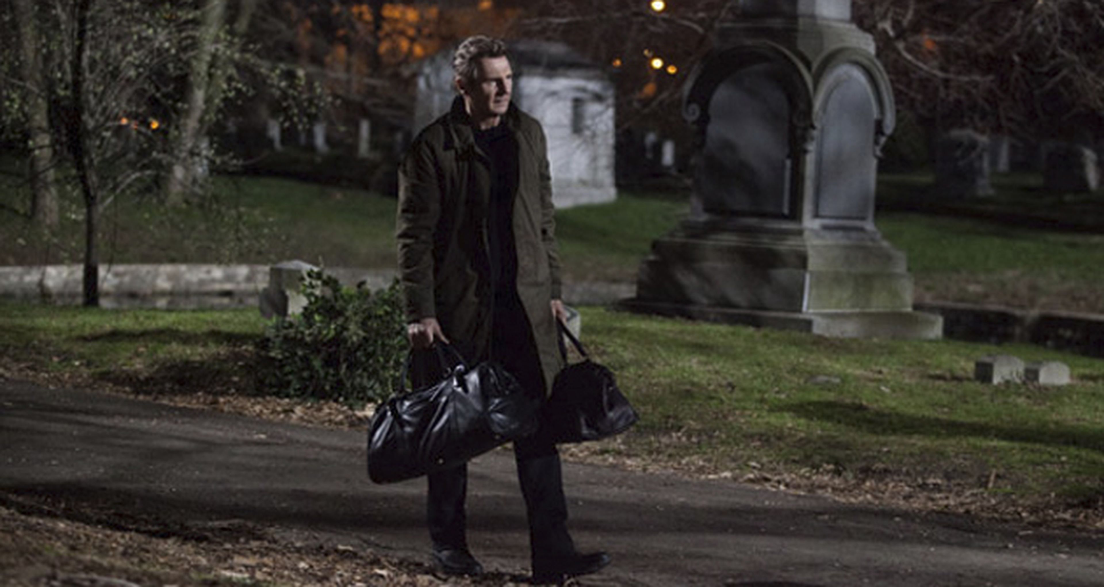 Crítica de Caminando entre las tumbas, con Liam Neeson
