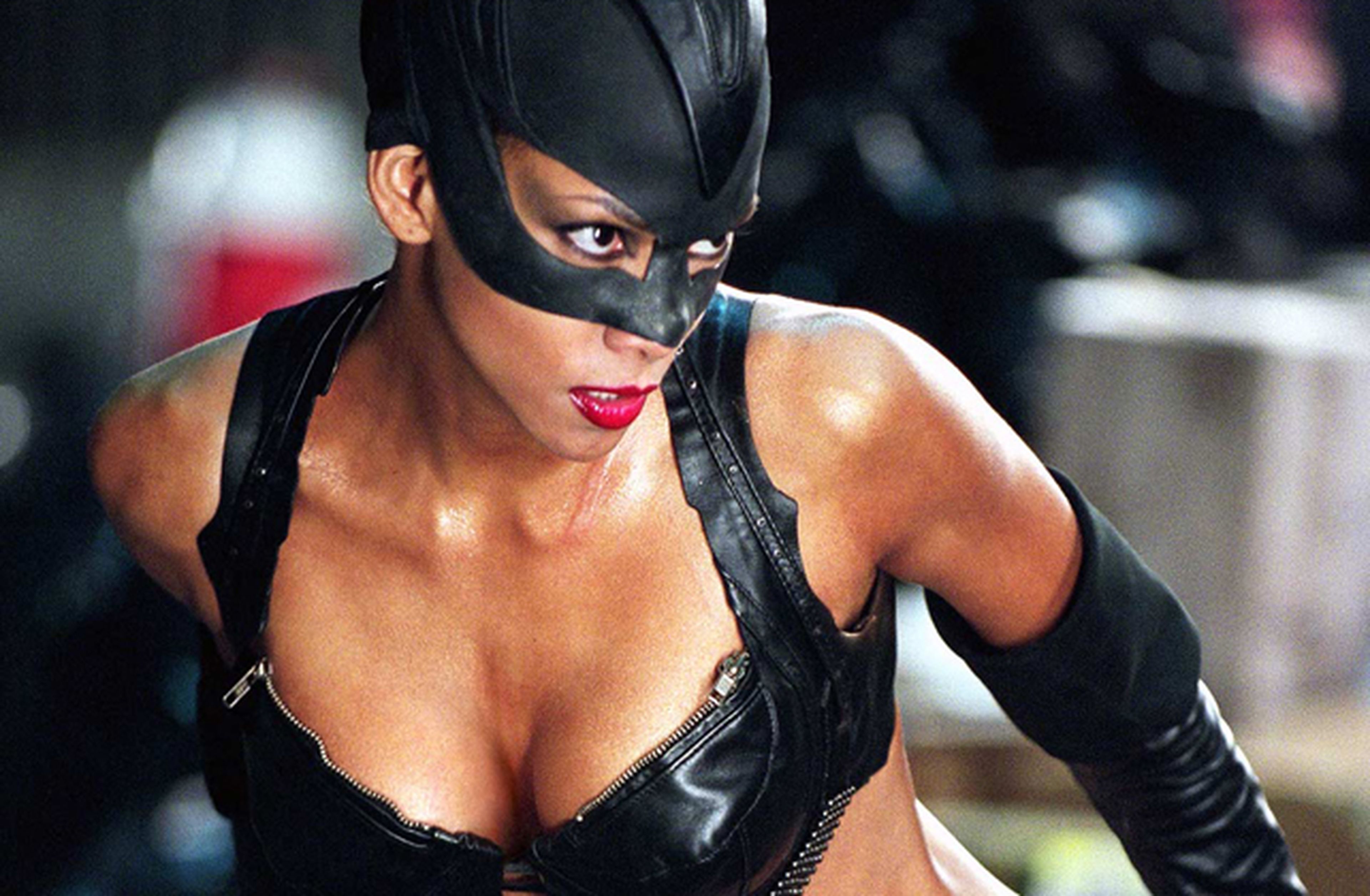 Cine de superhéroes: crítica de Catwoman