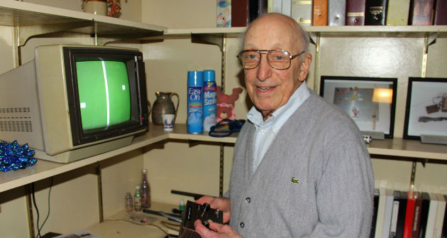 Ralph Baer El Padre De Los Videojuegos Recibira Un Premio Postumo Hobbyconsolas Juegos