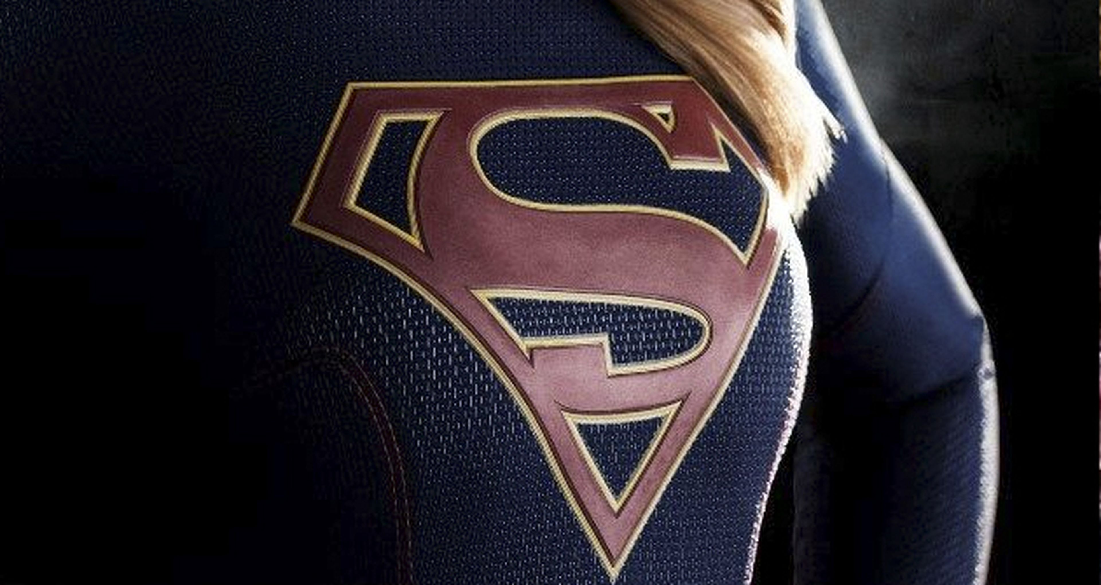 Supergirl: imágenes de Melissa Benoist con su traje para la serie de TV