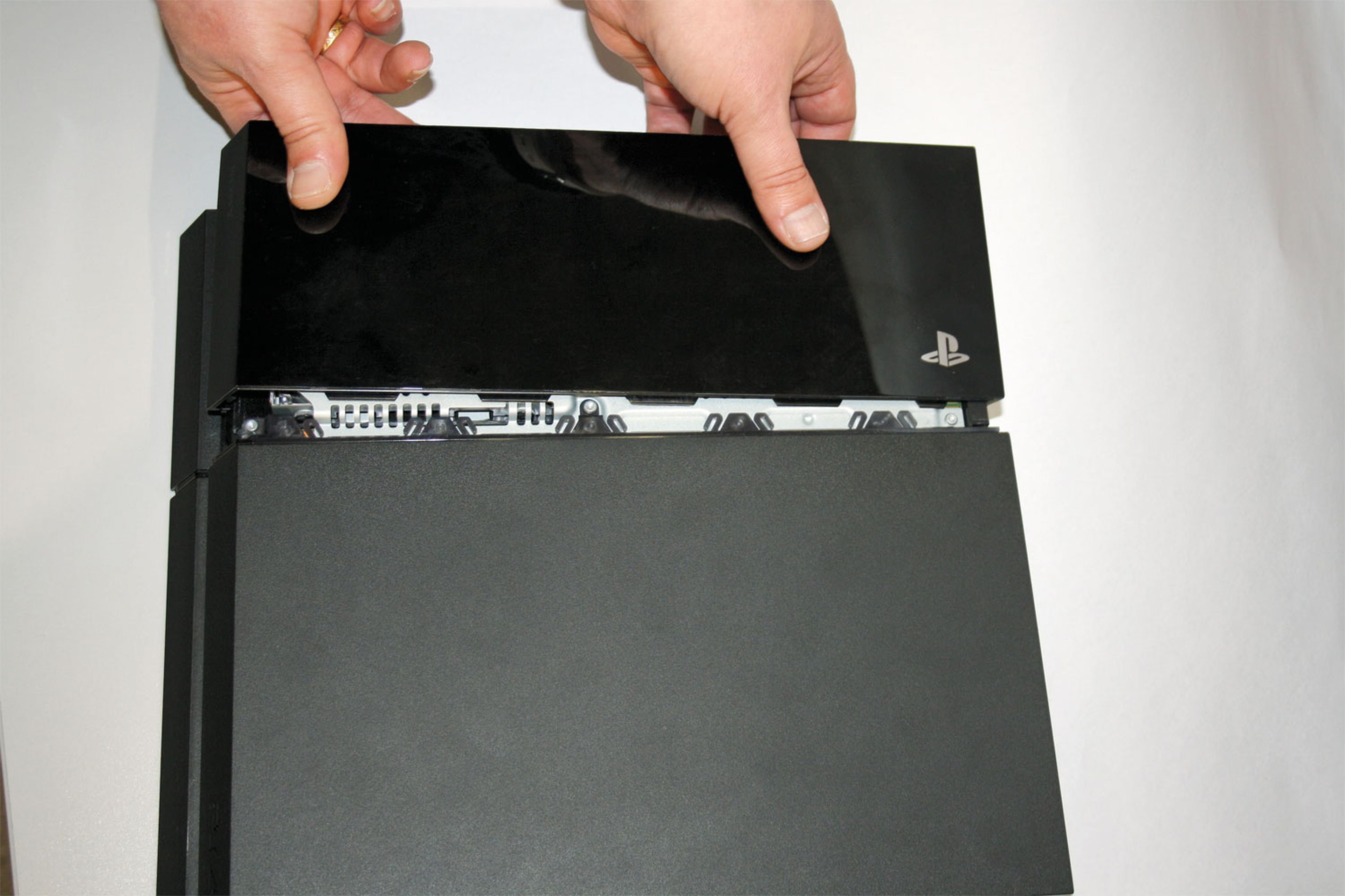 Cómo cambiar el disco duro de PS4