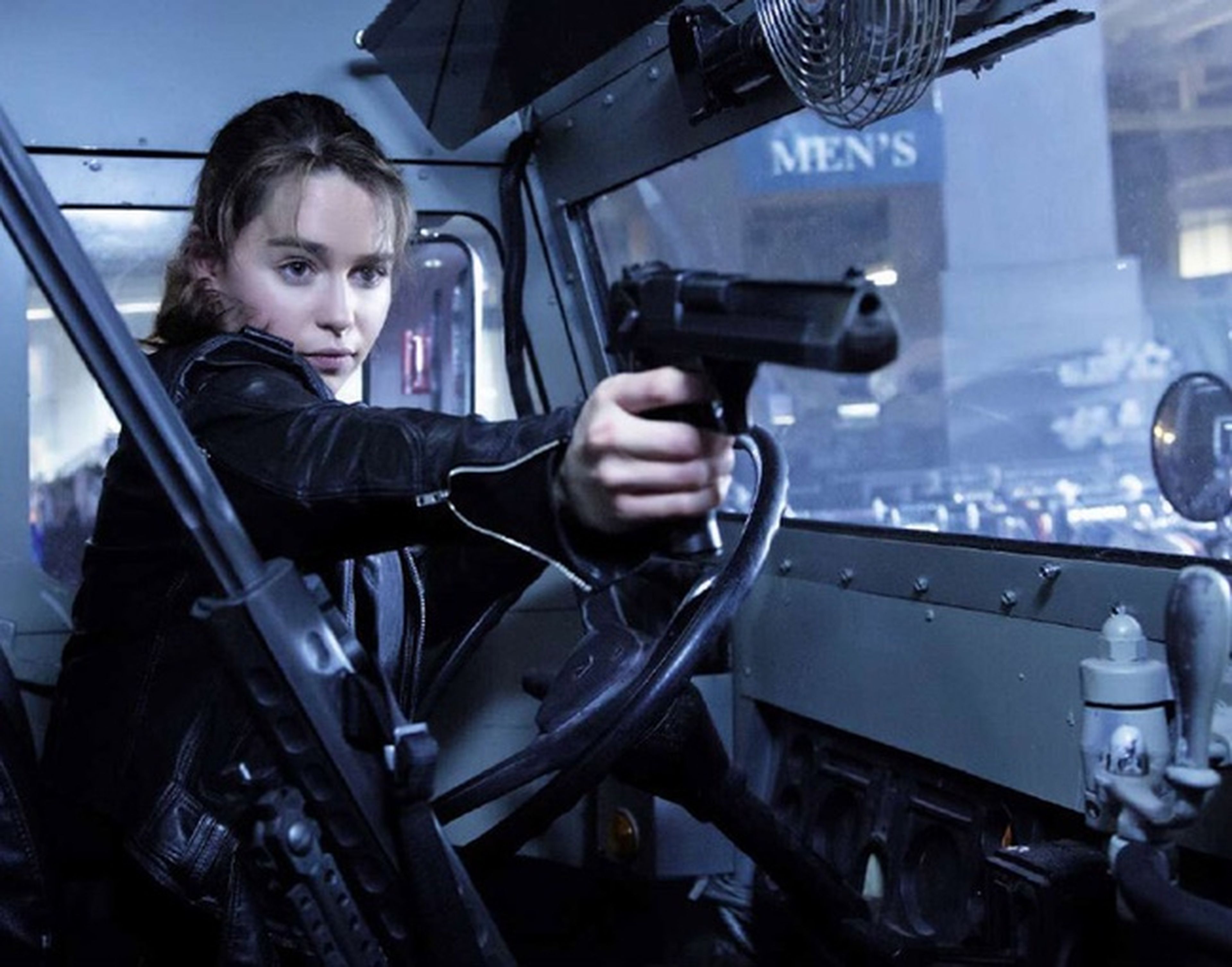 Terminator: Génesis muestra imágenes de Schwarzenegger, Emilia Clarke y JK Simmons