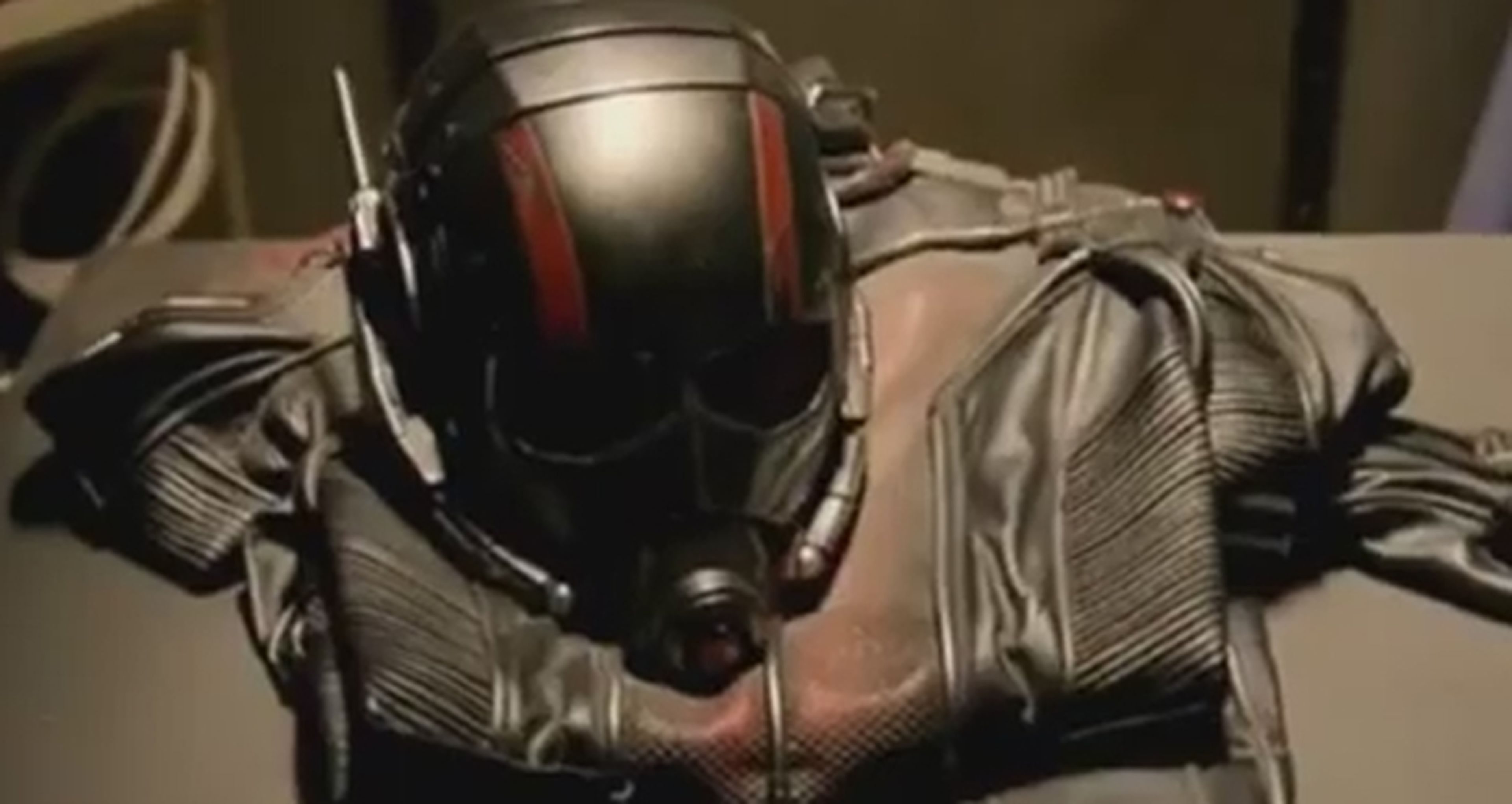 Ant-Man: Nuevo clip de Scott Lang y el traje del héroe