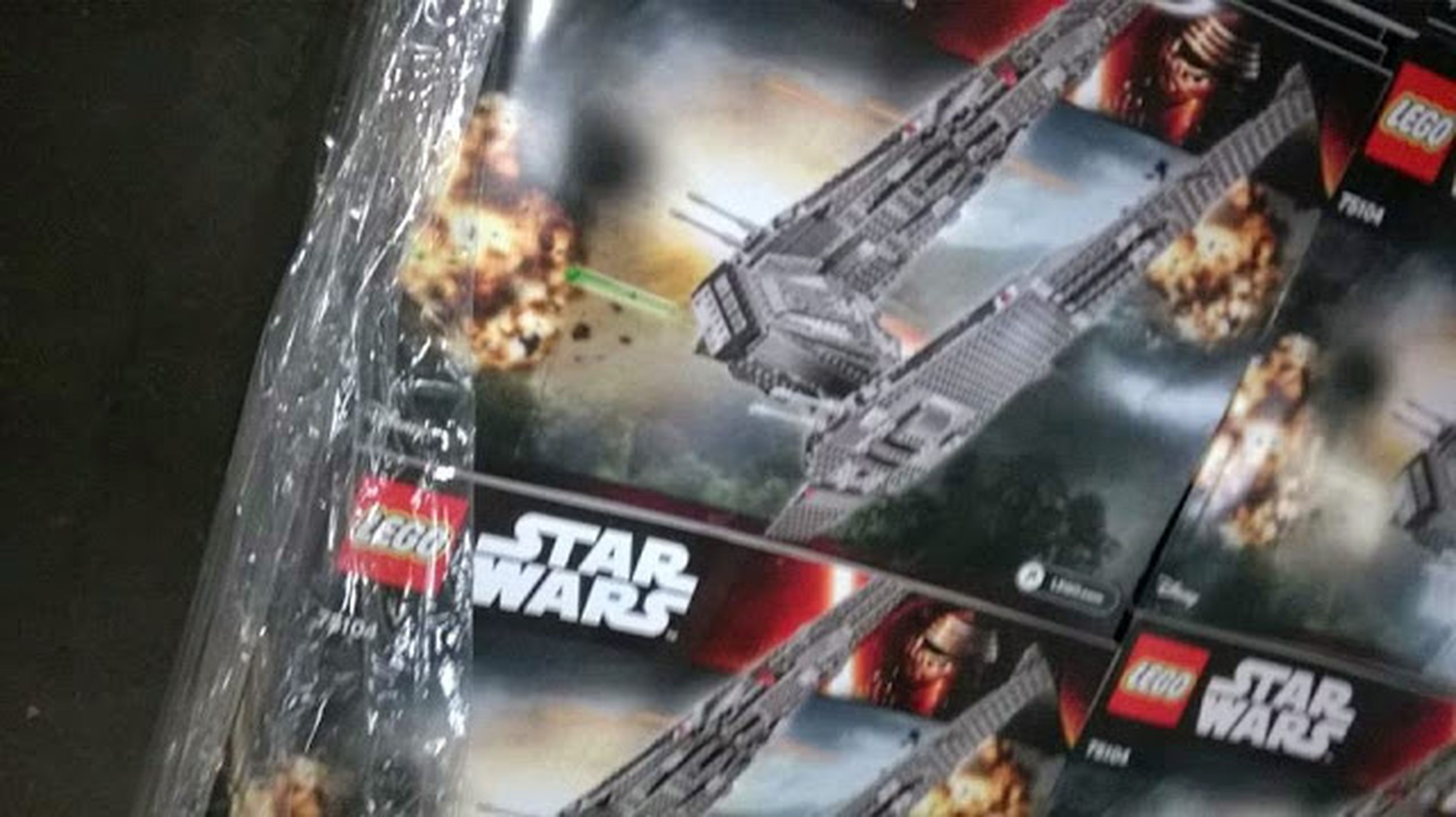 Star Wars Episodio VII: LEGO muestra la nave de Kylo Ren en El Despertar de la Fuerza