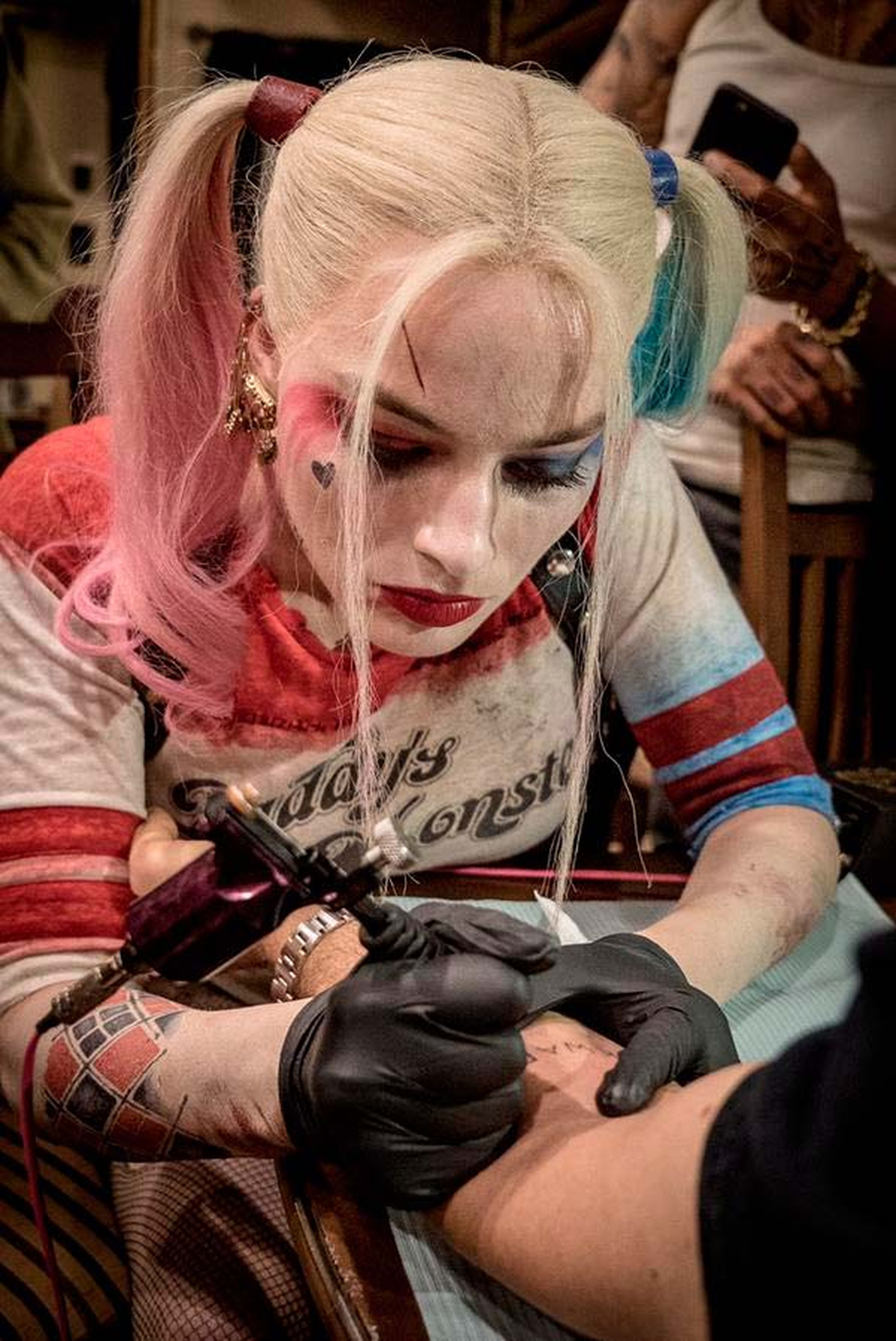 Escuadrón Suicida: ¿Harley Quinn es la tatuadora del grupo de villanos?