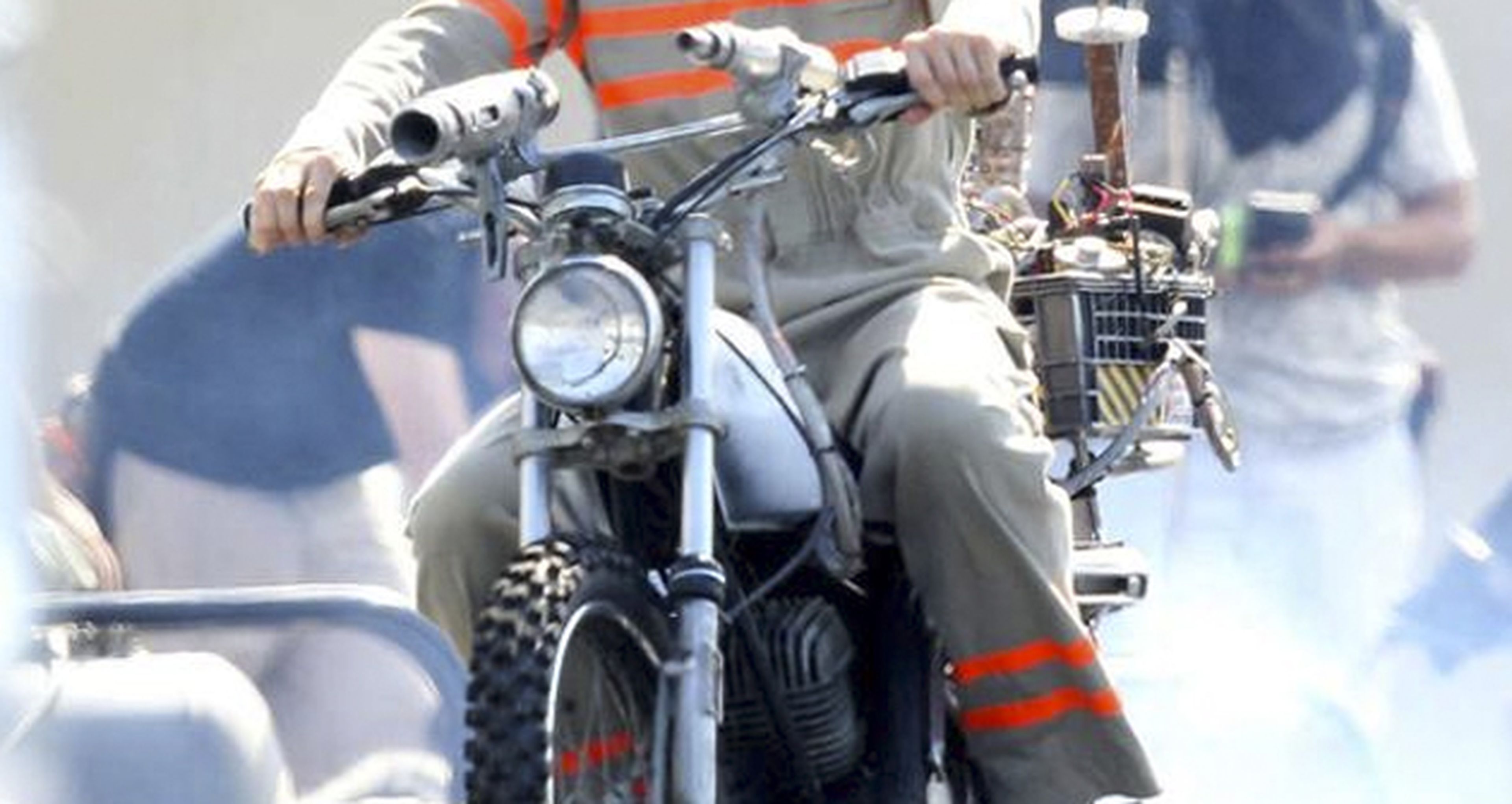 Cazafantasmas: primera imagen de Chris Hemsworth en uniforme
