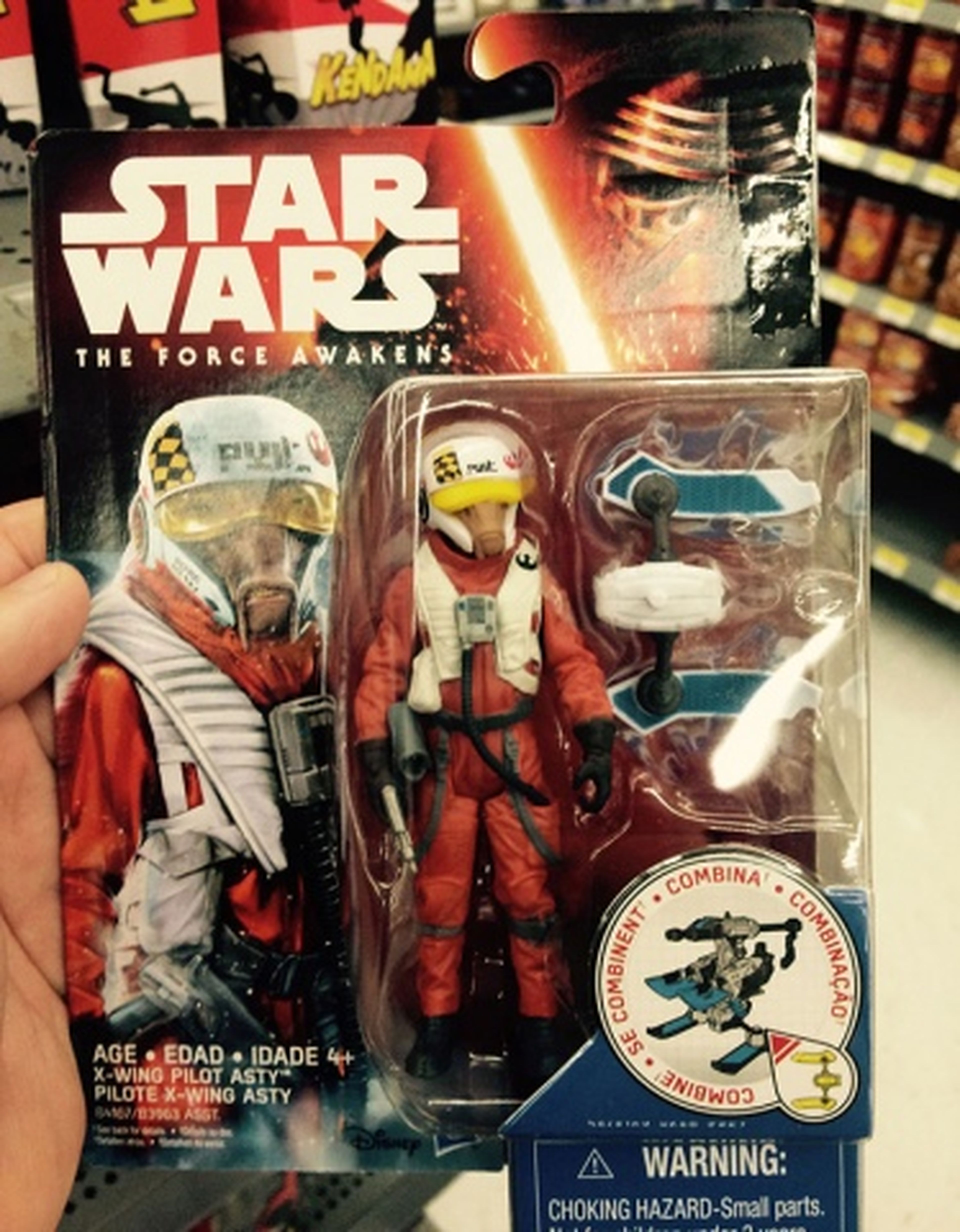 Star Wars VII muestra a sus soldados imperiales en carteles y dos nuevos personajes