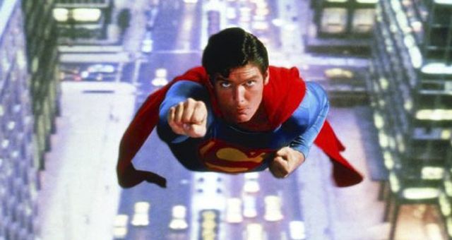 Todos los actores de Superman, clasificados de peor a mejor 537264-subasta-traje-superman-christopher-reeve