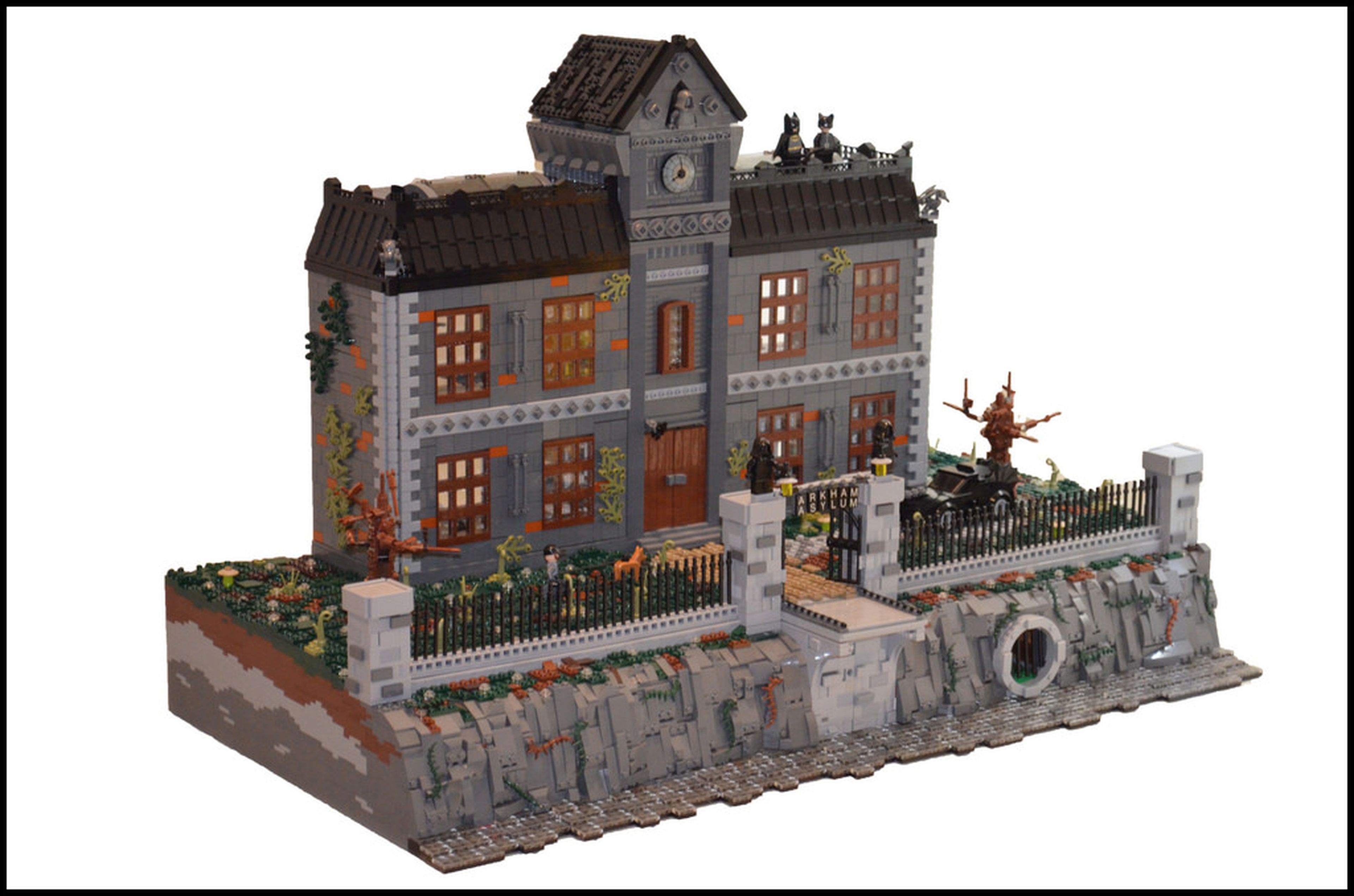 Batman - El Arkham Asylum recreado con 18.000 piezas de Lego