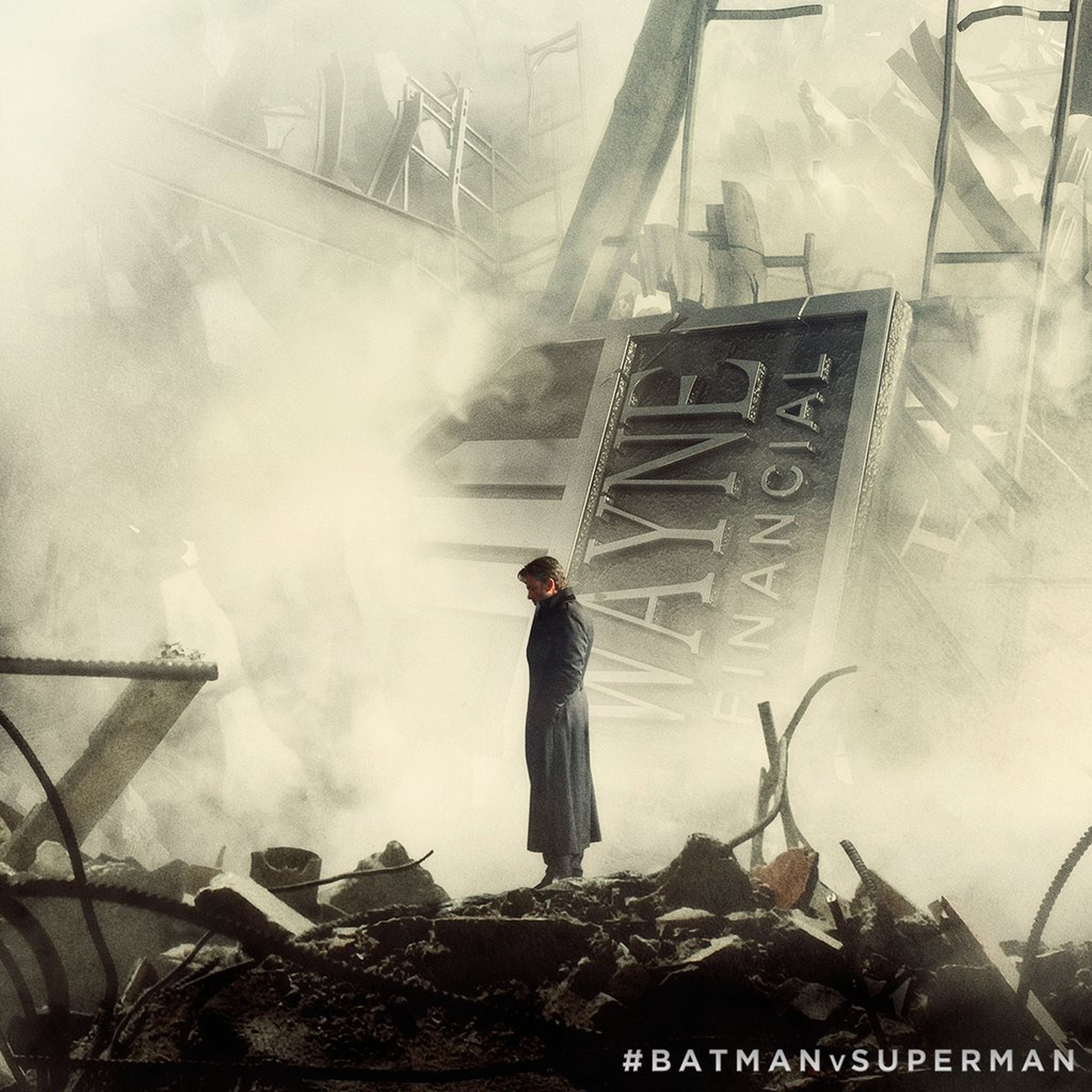 Batman v Superman - Bruce Wayne entre ruinas en una nueva imagen