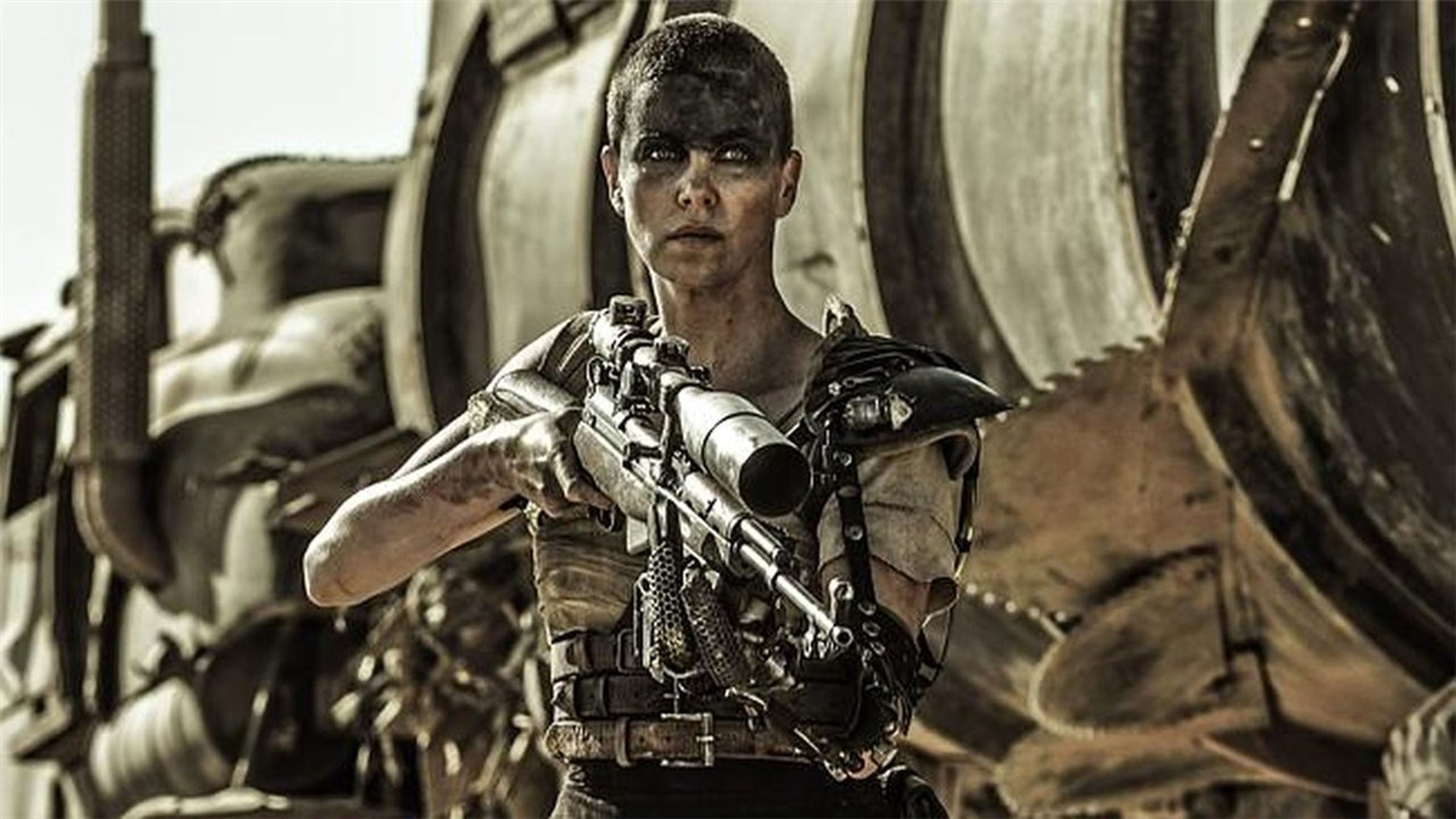 Charlize Theron cautivó a los amantes del motor y la acción en 'Mad Max: Fury Road'.