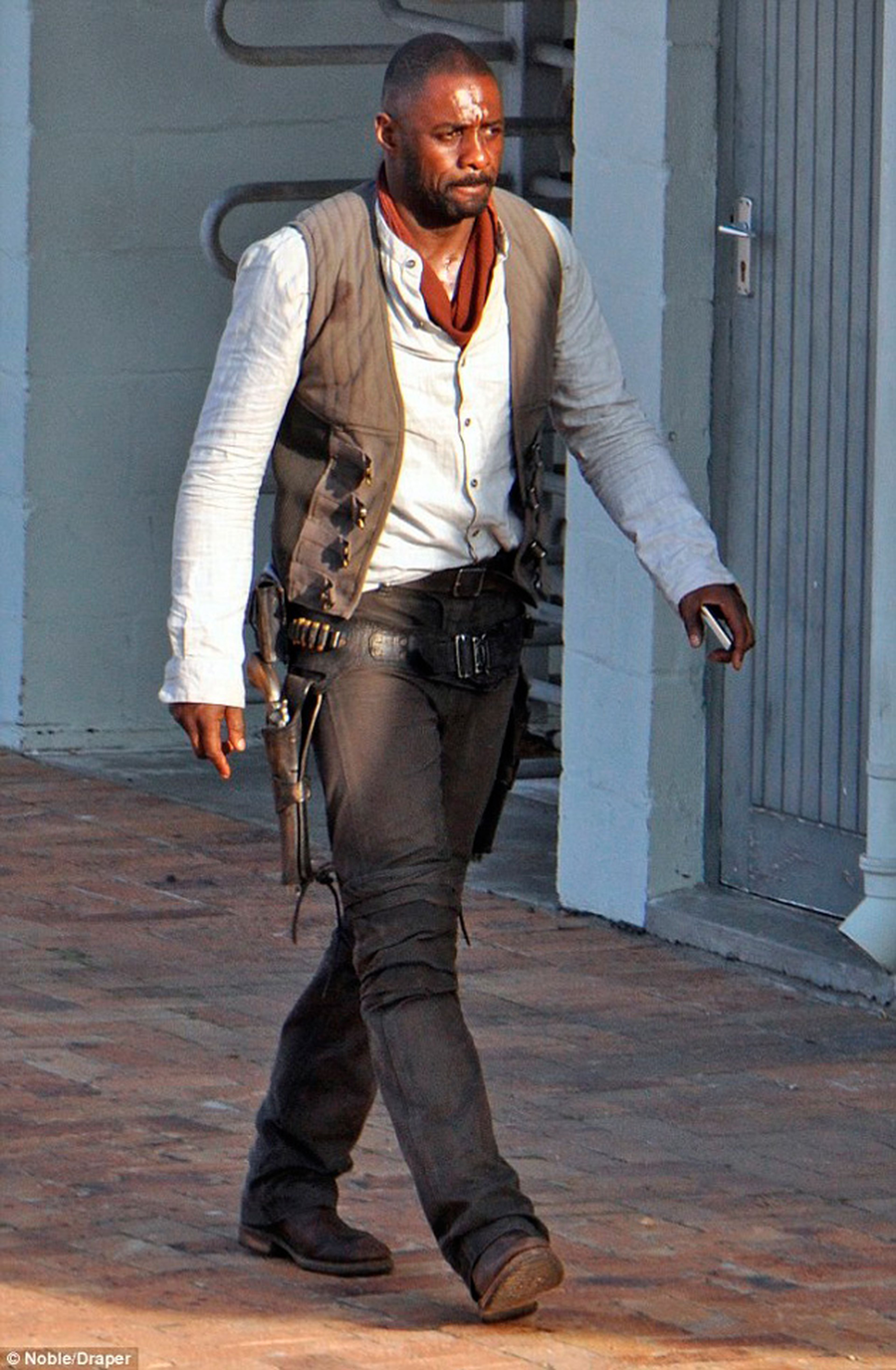 The Dark Tower - Primera imagen de Idris Elba como pistolero