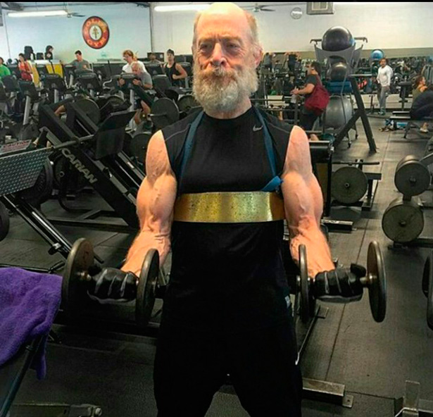 La Liga de la Justicia - J.K. Simmons explica el porqué de su forma fisica