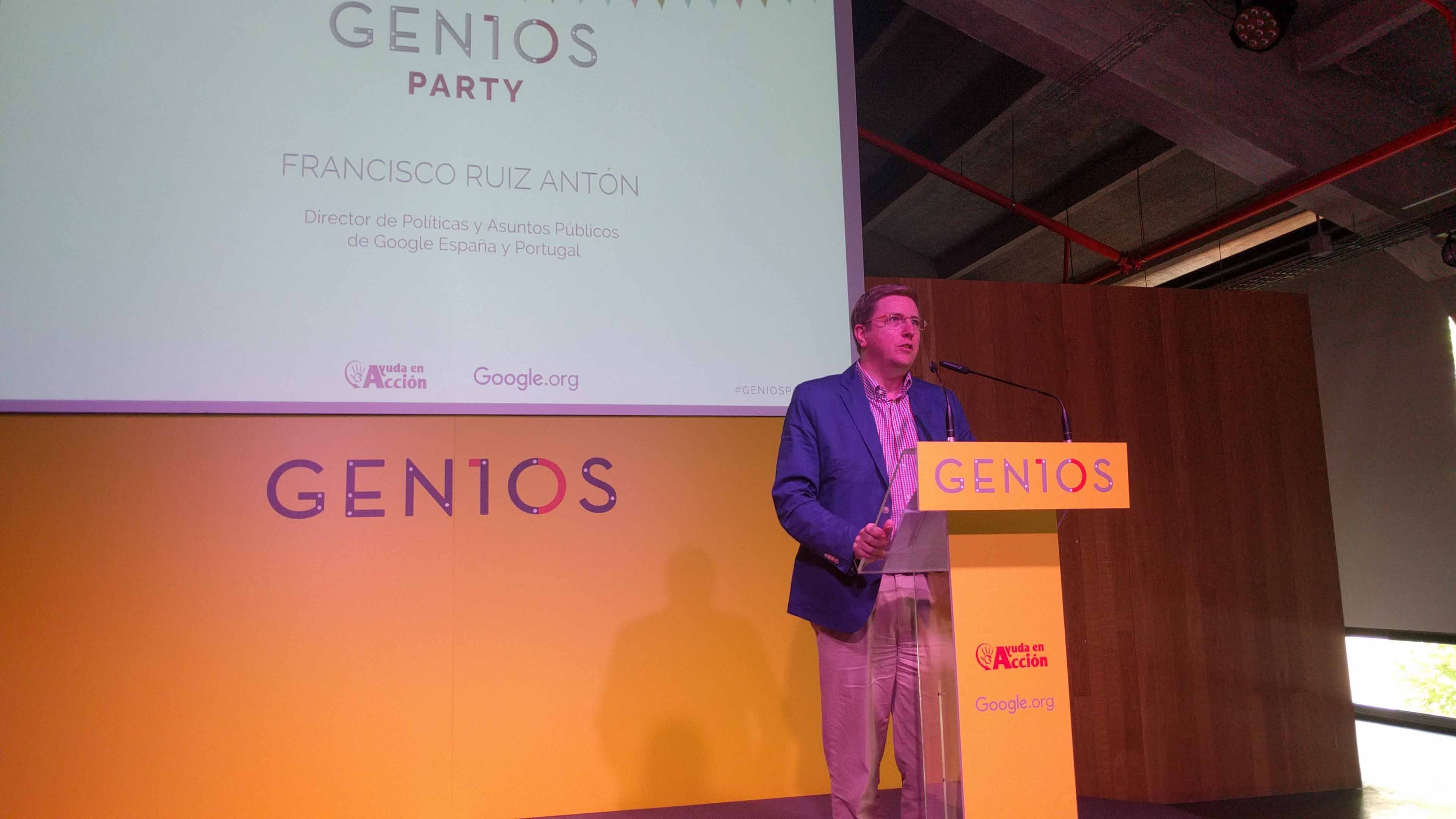 Francisco Ruiz Antón, Director de Políticas y Asuntos Públicos de Google España y Portugal animó a los niños a seguir programando.