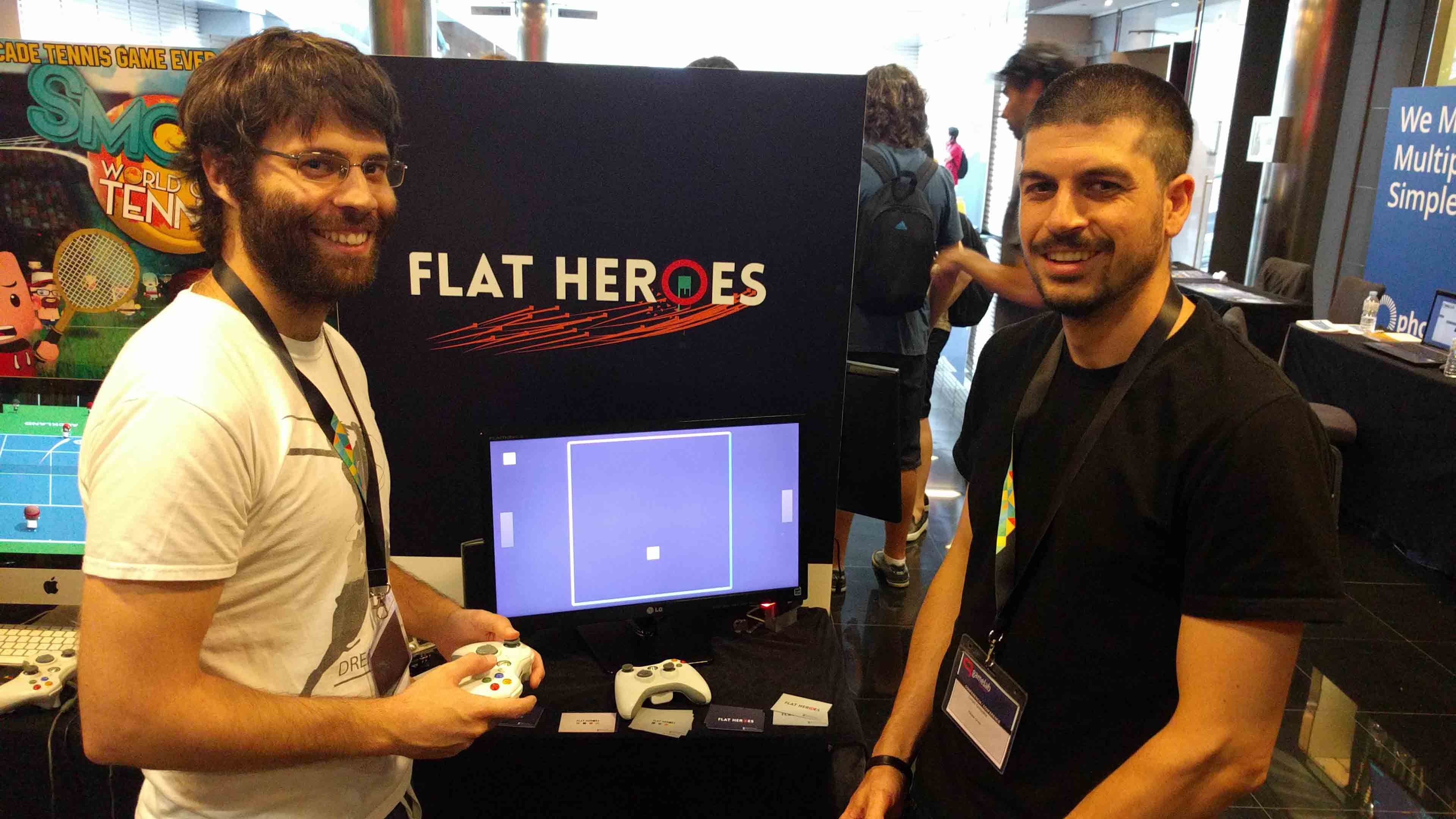 Roger Valldeperas y Lucas González, junto a su criatura, en el Indie Hub de Gamelab 2016.