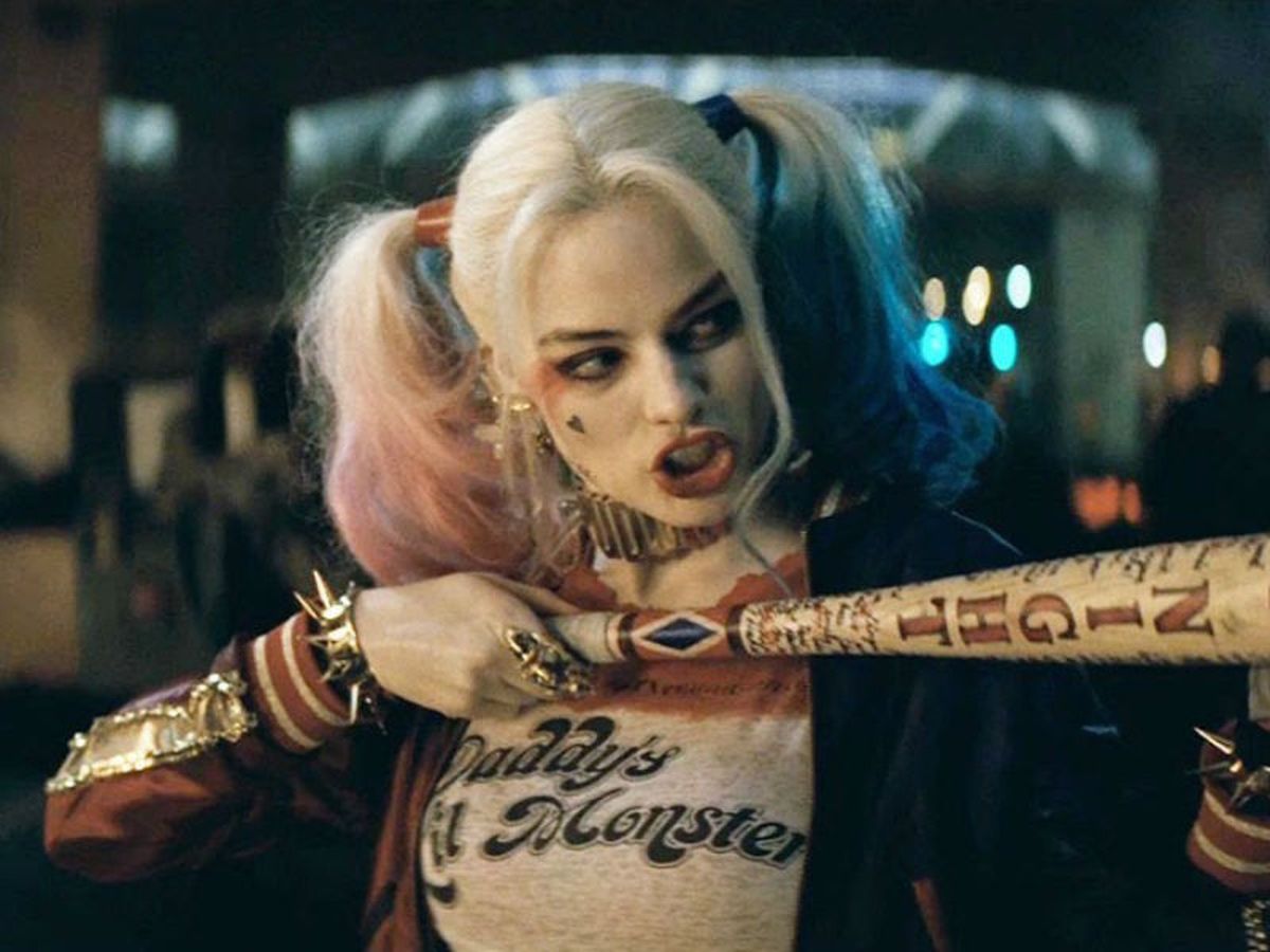 Harley Quinn sosteniendo un bate de béisbol, escuadrón suicida Vista  lateral de Harley Quinn, películas, escuadrón suicida, Harley png