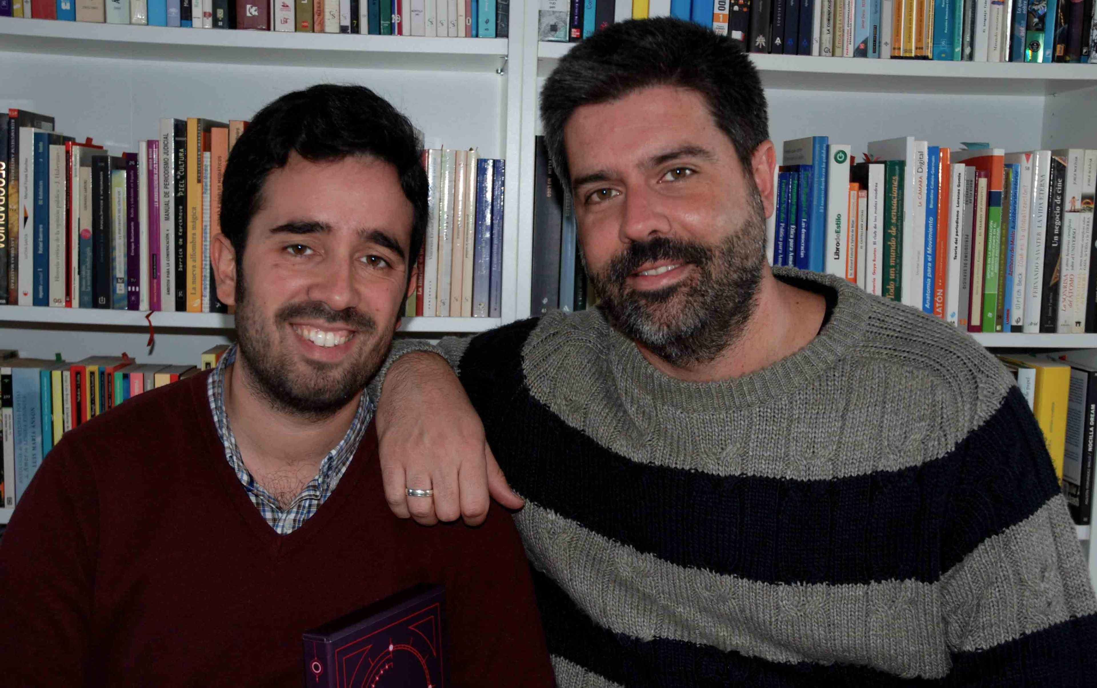 Ricardo Martínez (izquierda) e Isaac López (derecha), son los fundadores de la editorial Héroes de Papel.