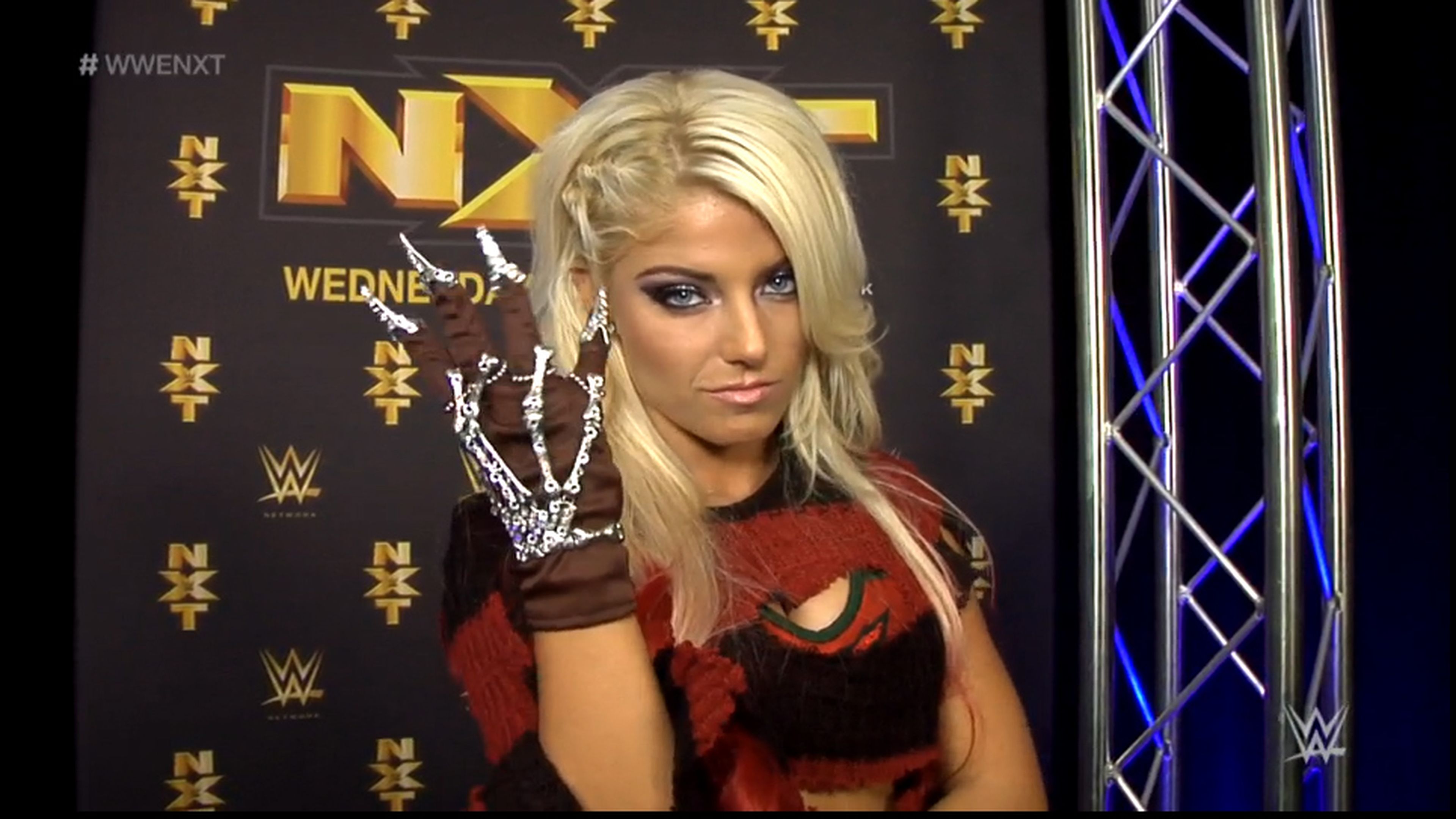 Alexa Bliss vestida como Freddy Krueger en NXT