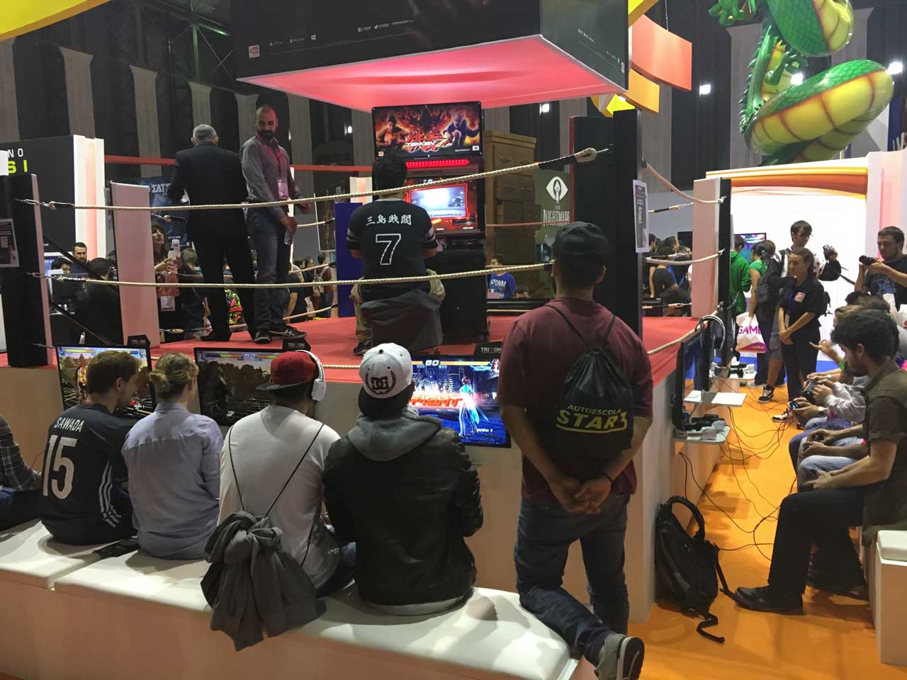 Fans jugando a Tekken 7 Fans jugando a Tekken 7