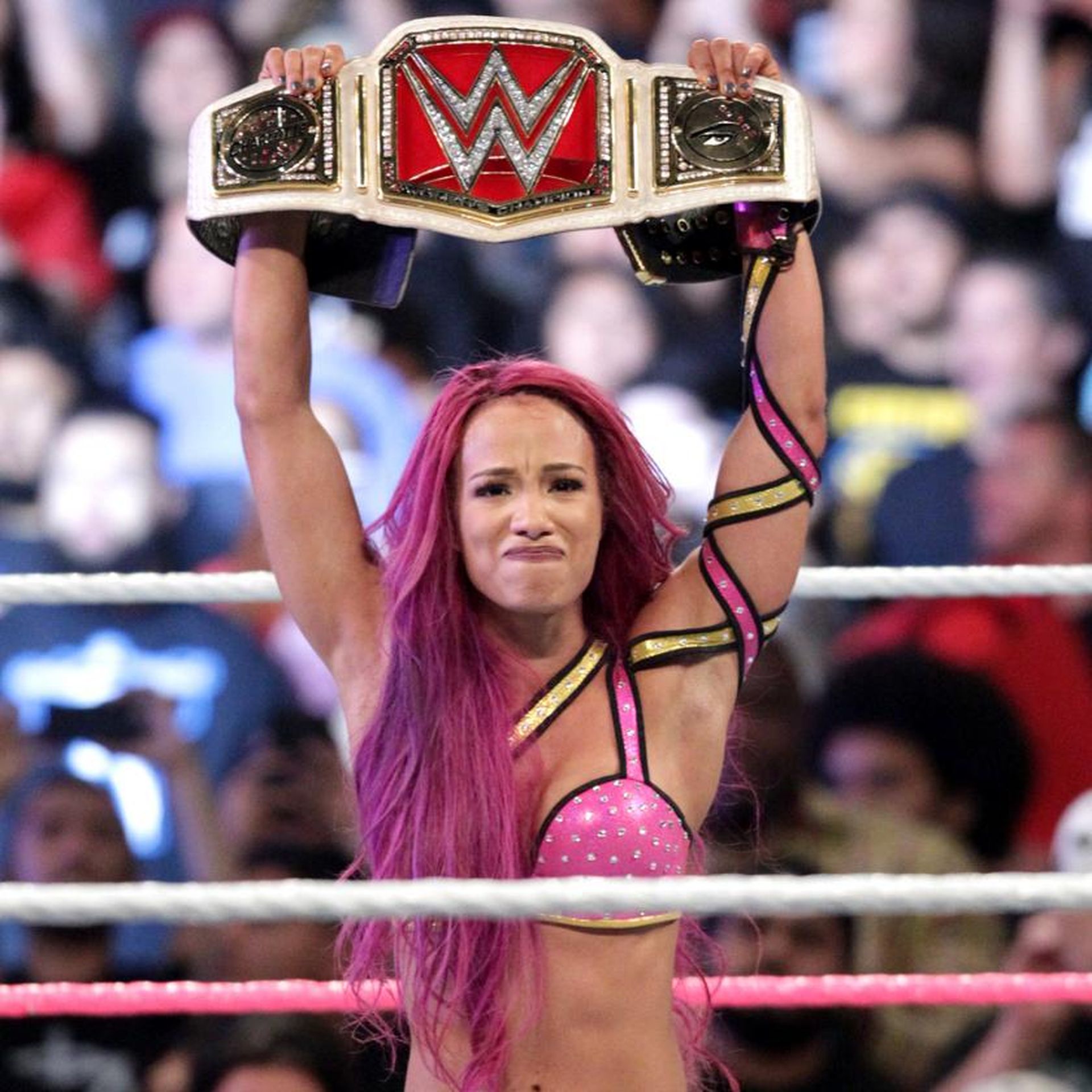 ¡Sasha Banks es la nueva Campeona Femenina de Raw!