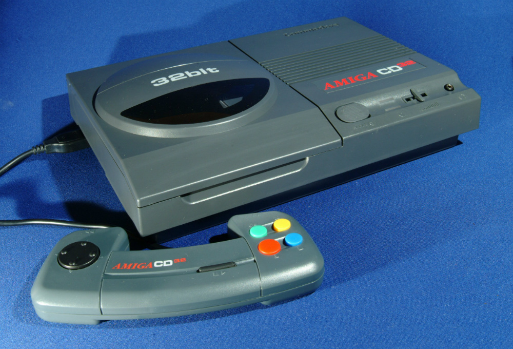 Amiga CD32 (1993-1994) - 1 año Amiga CD32