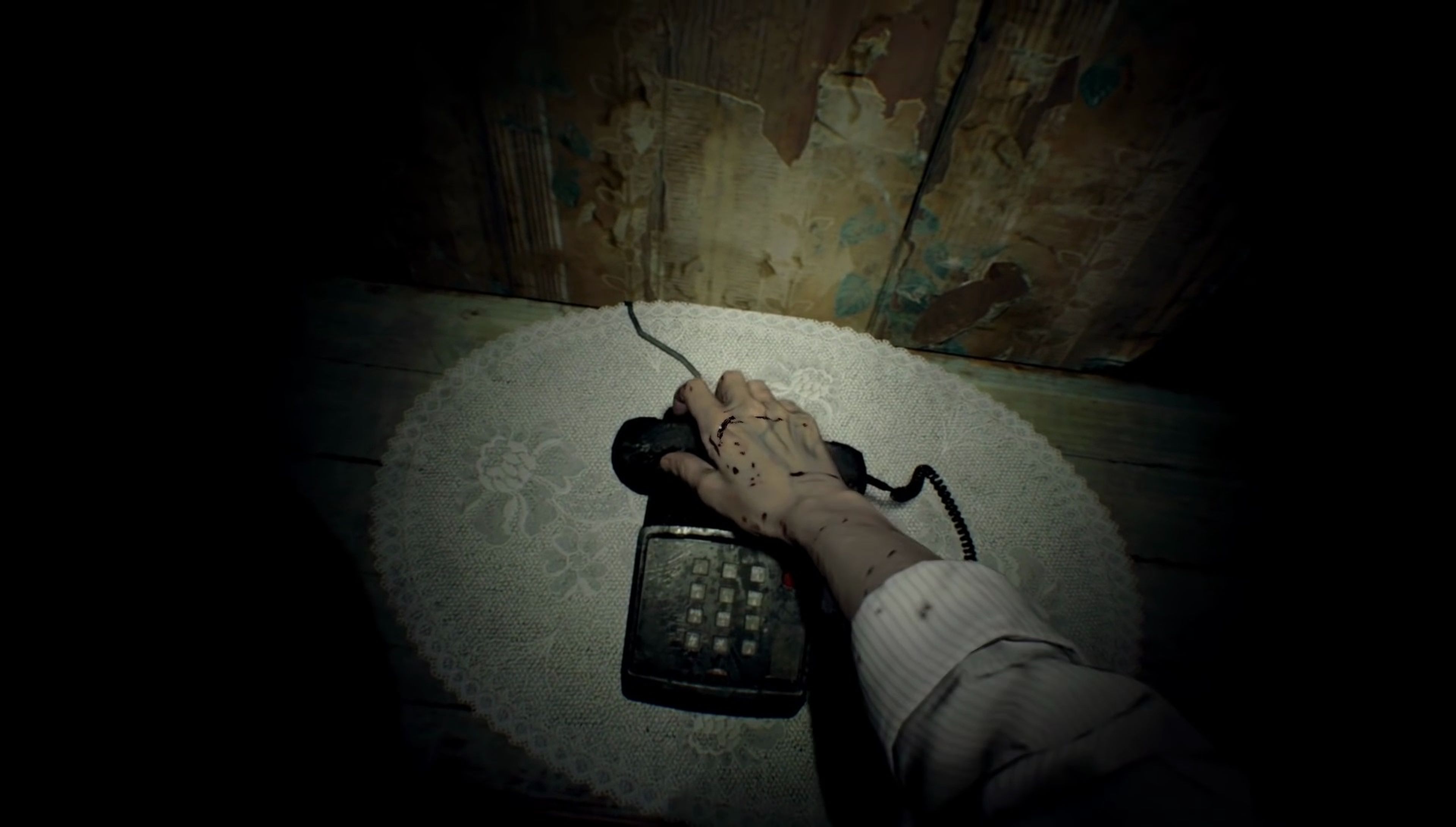 Resident evil 7 часов. Resident Evil 7 telephone.
