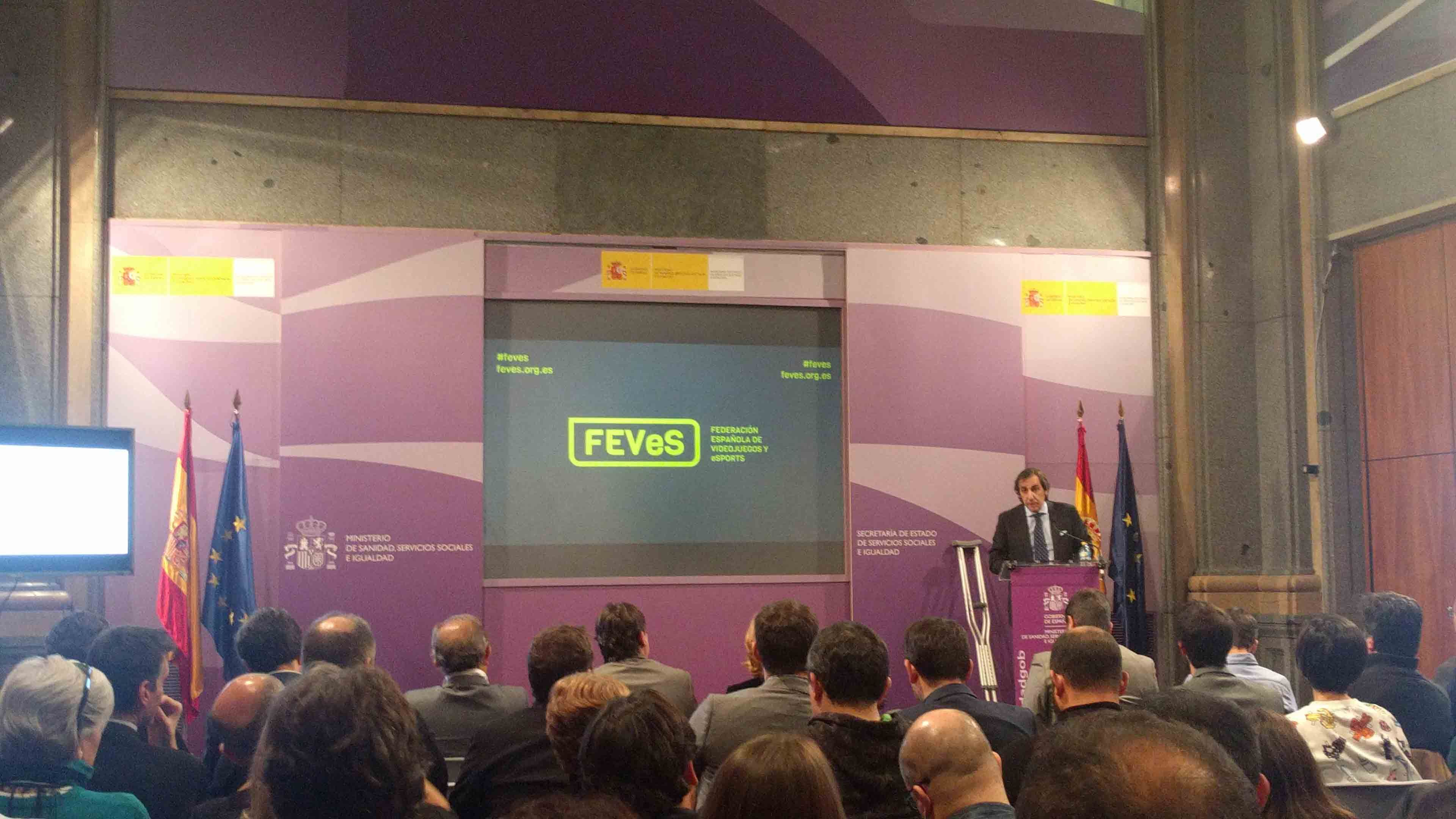 Manuel Moreno, Presidente de FEVeS, desgranó los objetivos de la Federación ante una sala abarrotada de público.