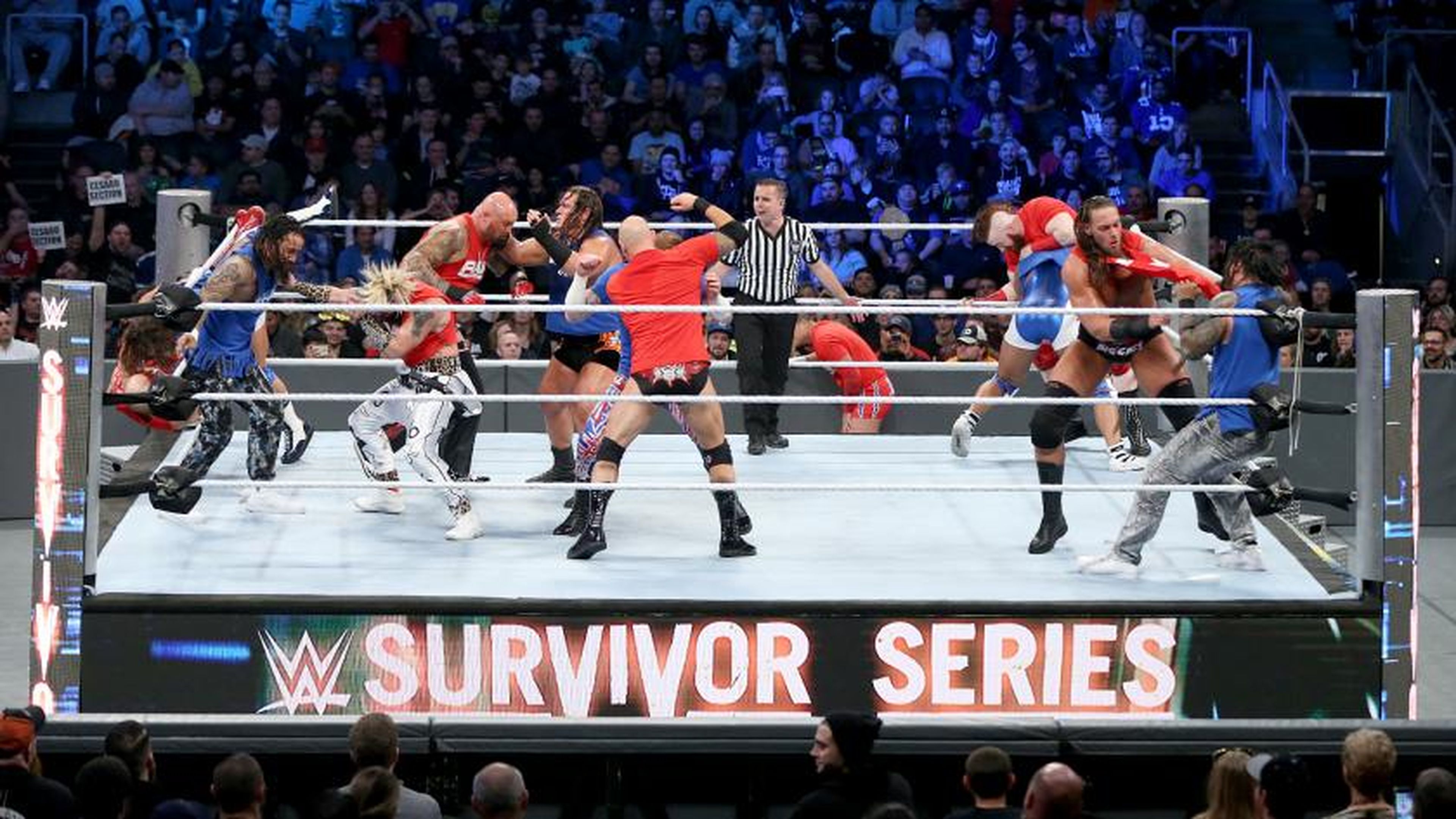 El mega-equipo de Raw derrotó al de SmackDown Live en Survivor Series