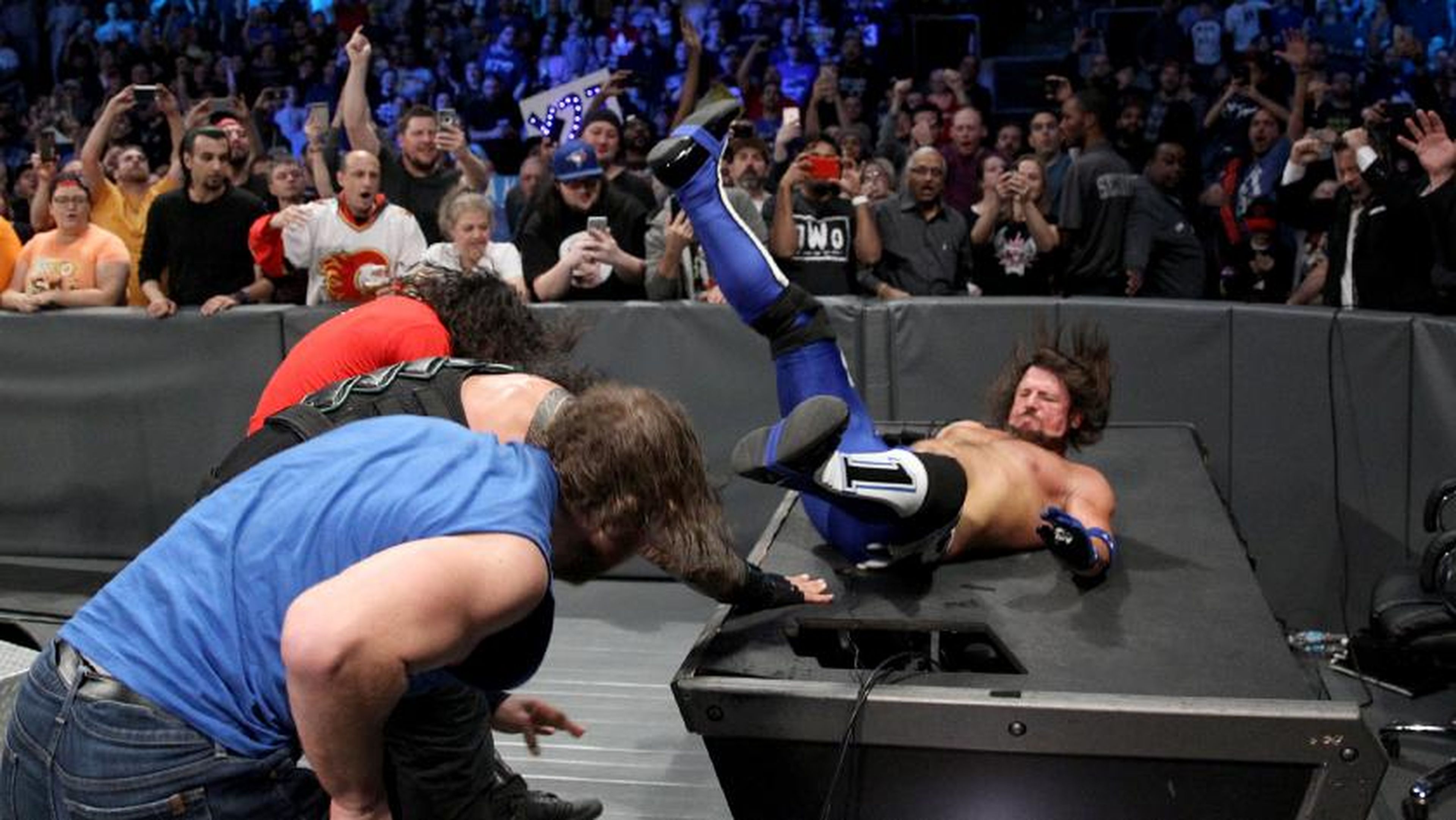 Los miembros de The Shield se aliaron de nuevo contra AJ Styles en Survivor Series
