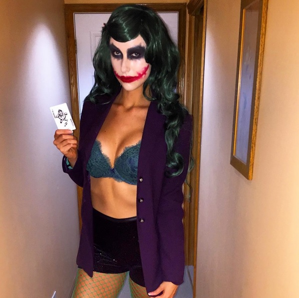 Noelle Foley se disfraza de Joker por Halloween Noelle Foley se disfraza de Joker por Halloween