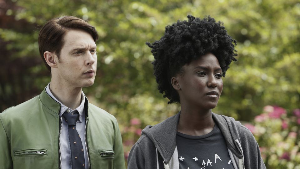 Dirk Gently: Agencia de investigaciones holísticas - Crítica de la temporada 1 Dirk Gently: Agencia de investigaciones holísticas - Crítica de la temporada 1