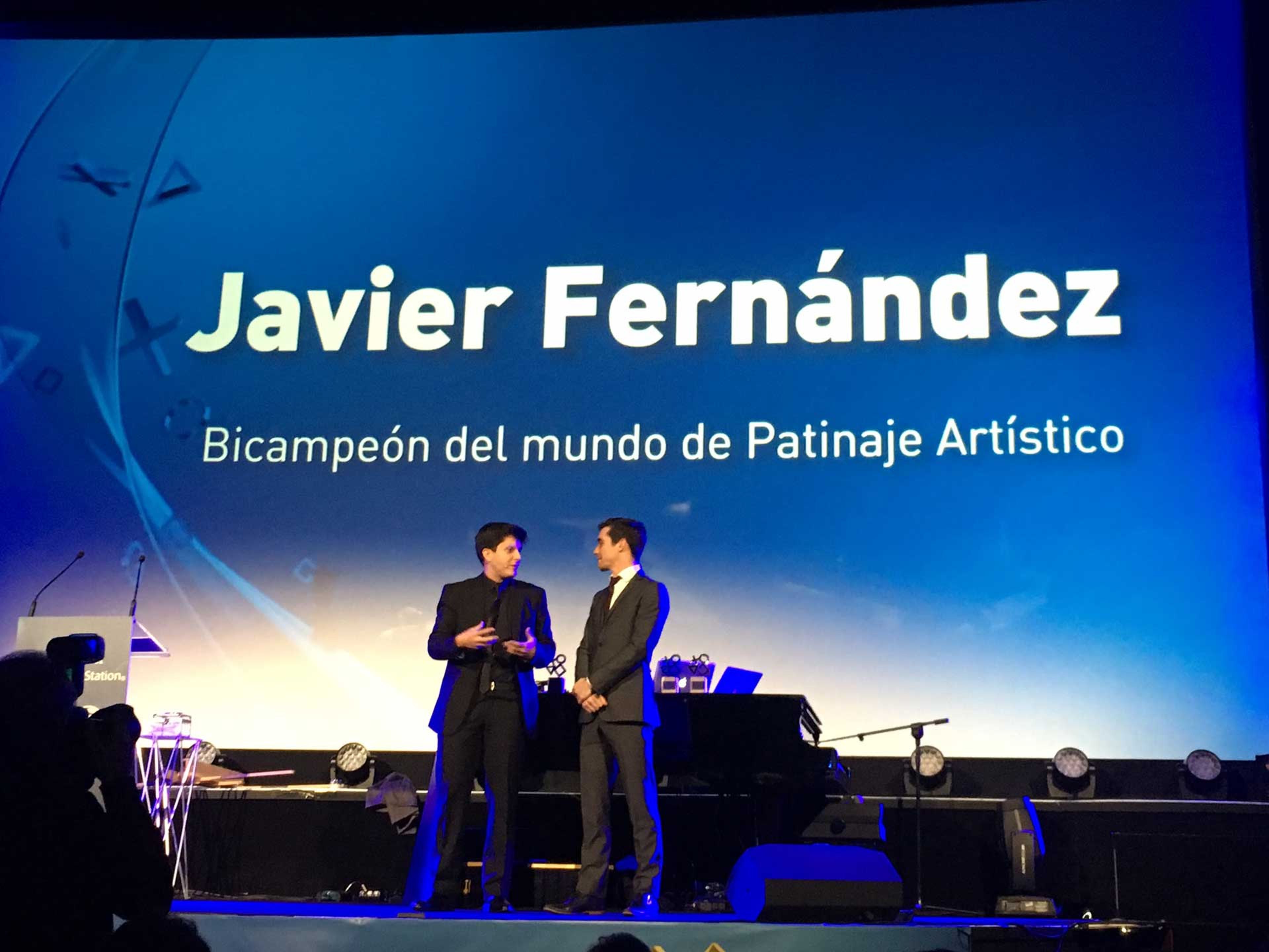 El bicampeón mundial Javier Fernández fue una de las estrellas invitadas a la gala.