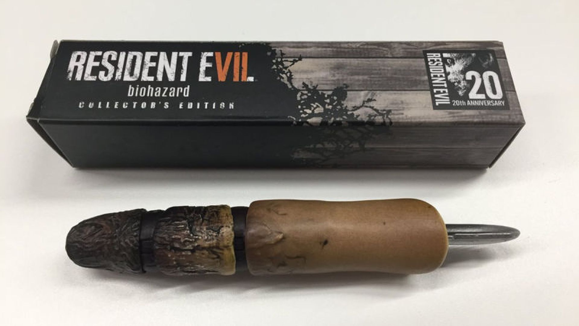 Resident Evil 7 dedo USB