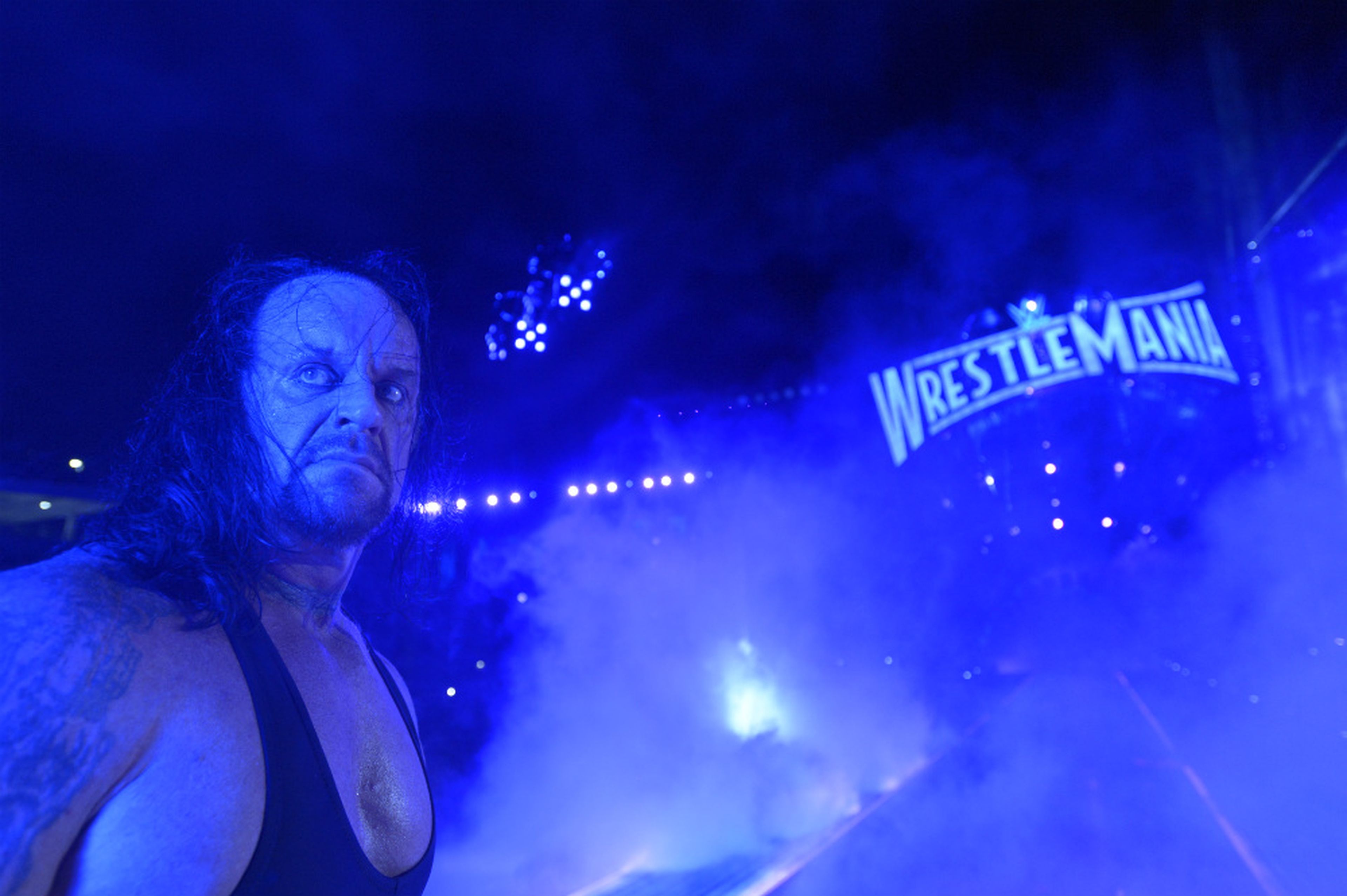 WrestleMania 33 - El Enterrador vs. Roman Reigns