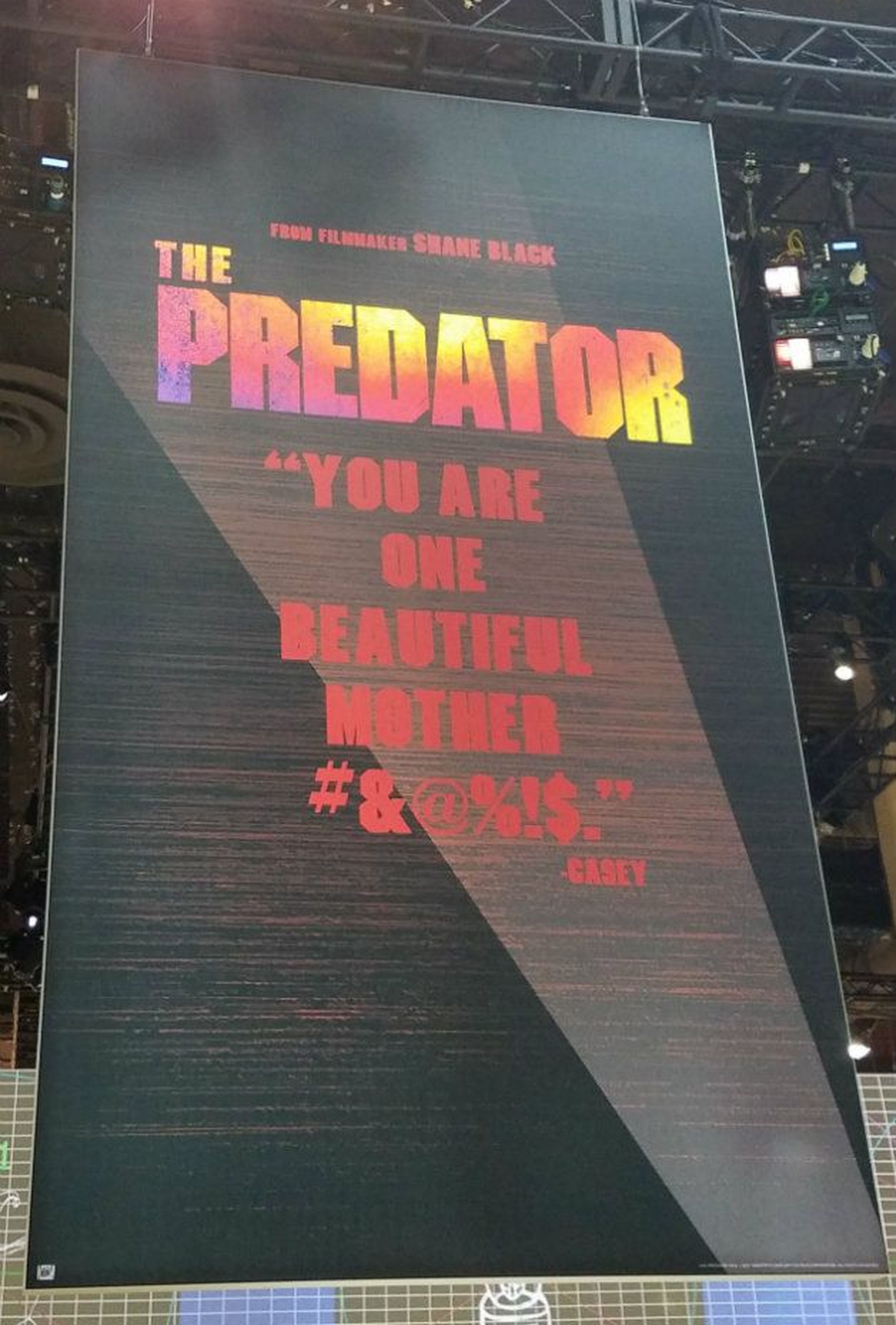 The Predator - Nuevo póster